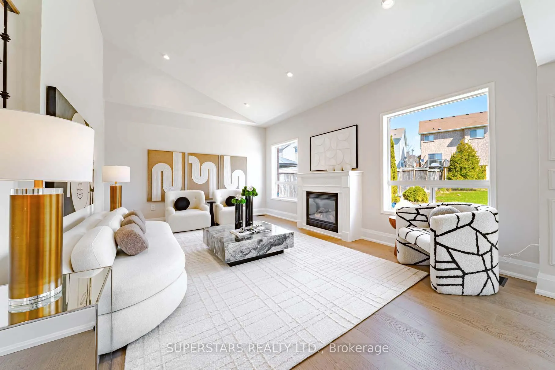 Photo 4 of 1649 Ballantrae Drive, Oshawa, Taunton — HOMEH