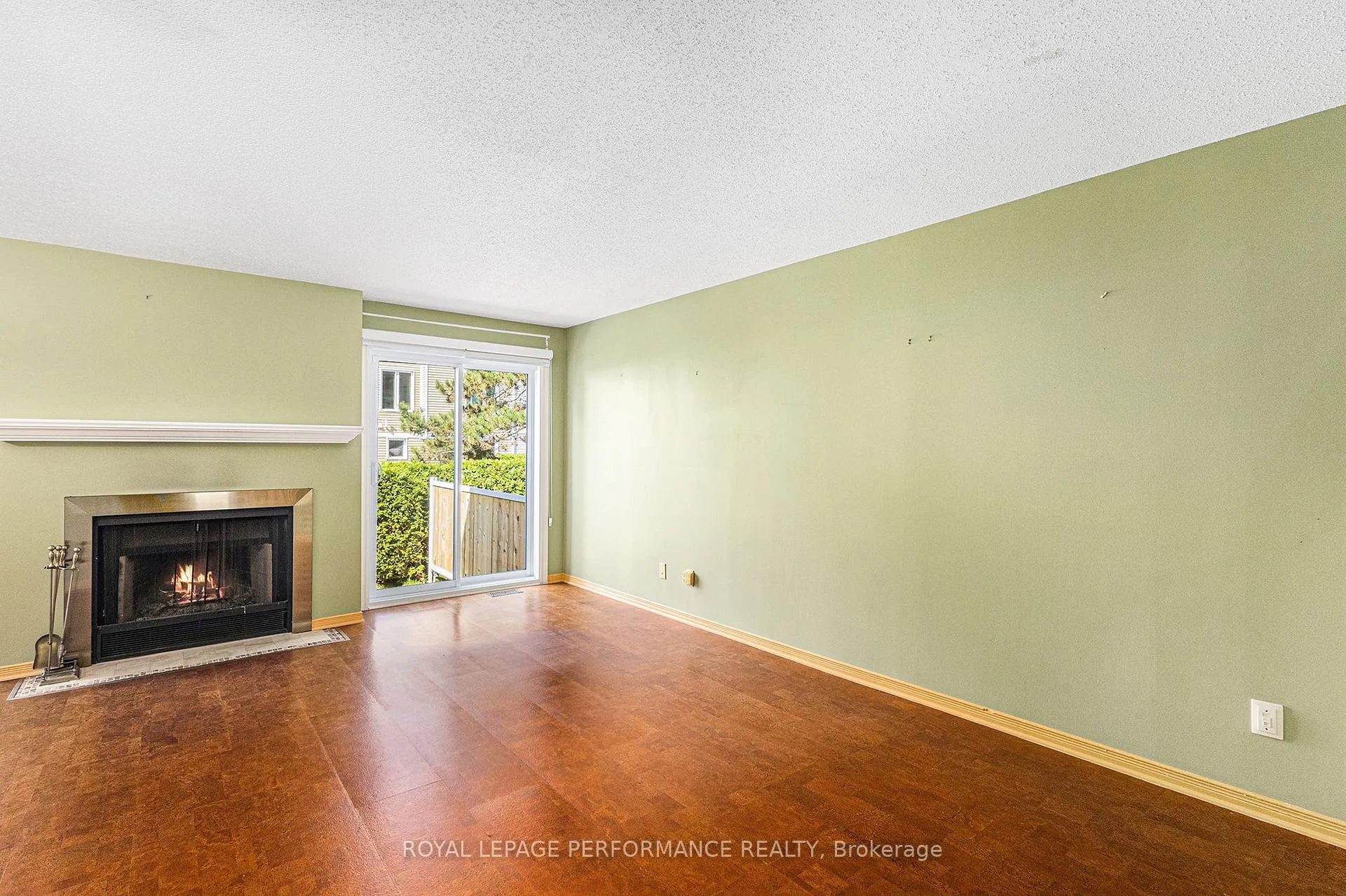 Photo 6 of 2015 Summerfields Crescent, Ottawa, Chapel Hill — HOMEH
