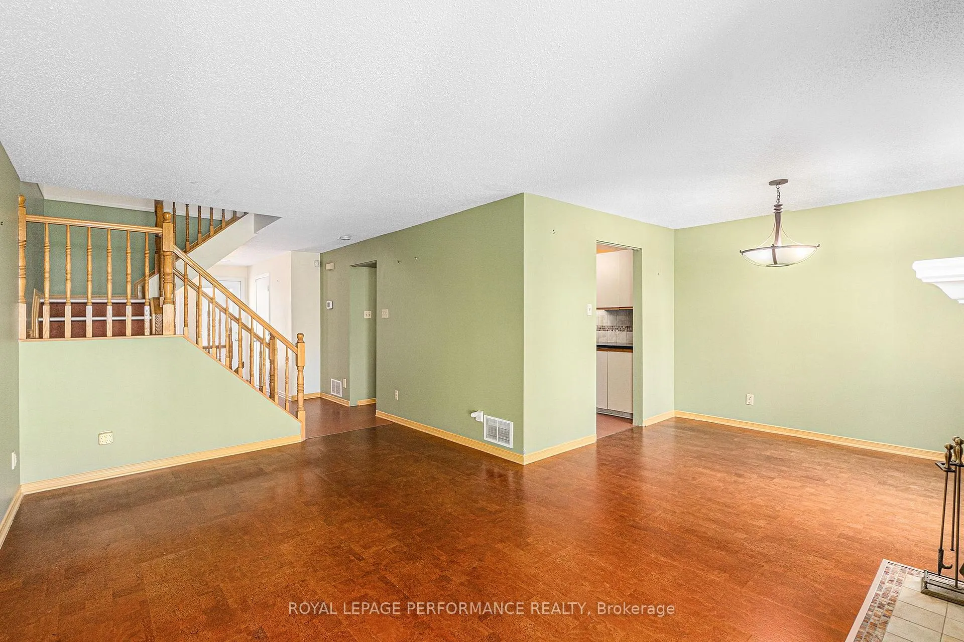 Photo 9 of 2015 Summerfields Crescent, Ottawa, Chapel Hill — HOMEH