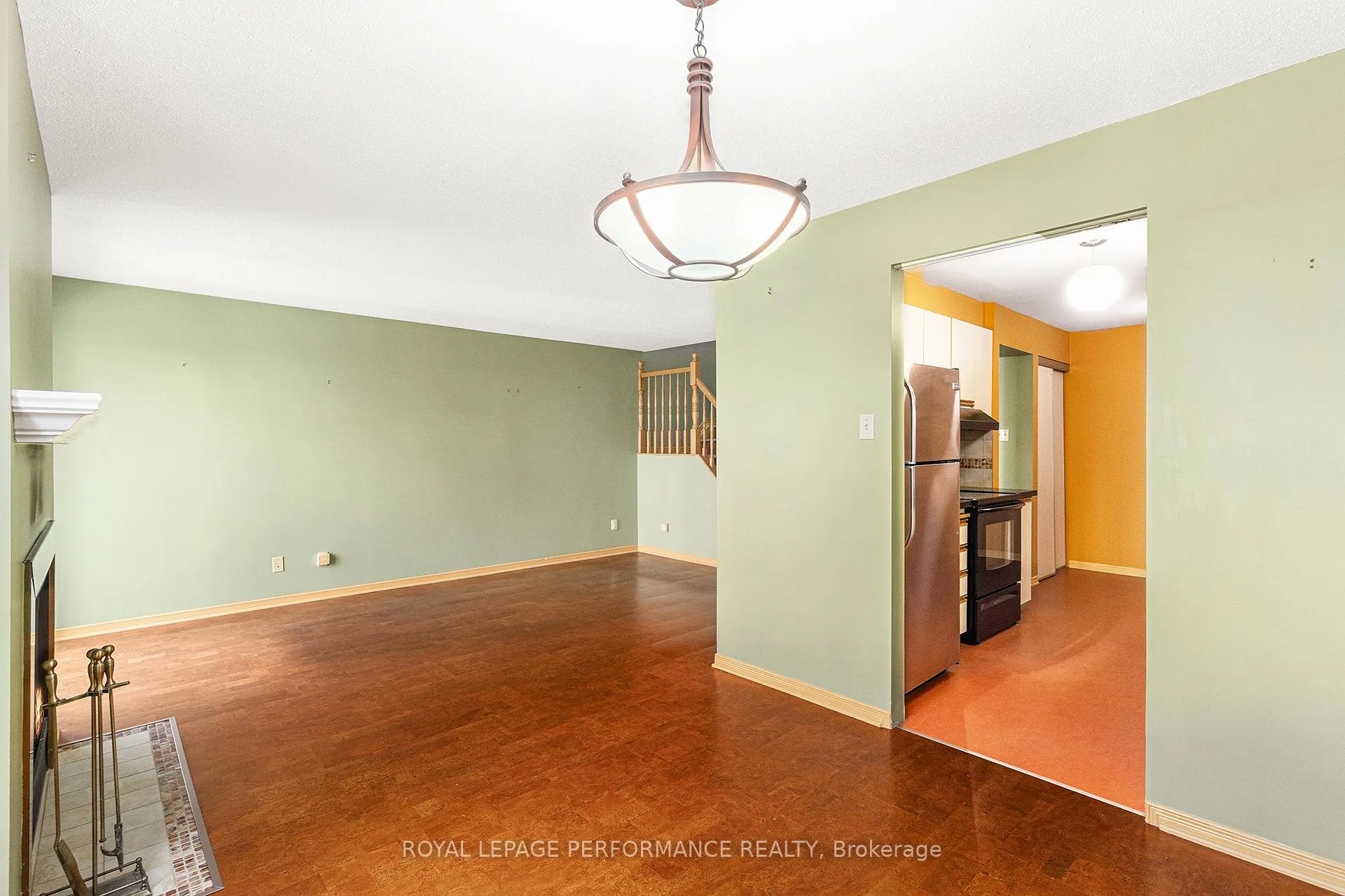 Photo 10 of 2015 Summerfields Crescent, Ottawa, Chapel Hill — HOMEH