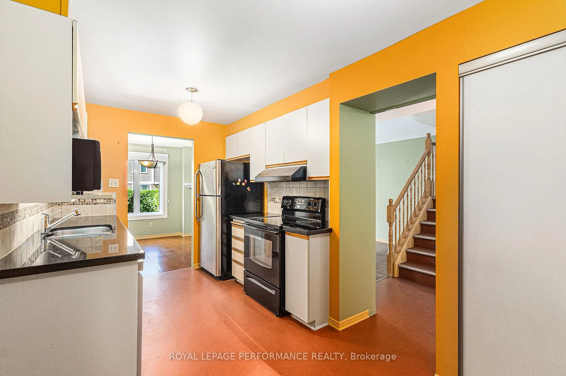 Photo 13 of 2015 Summerfields Crescent, Ottawa, Chapel Hill — HOMEH