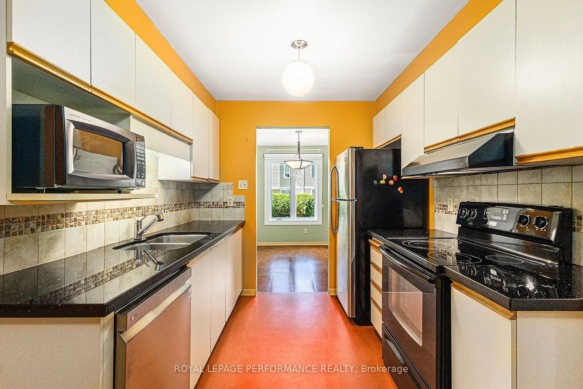 Photo 14 of 2015 Summerfields Crescent, Ottawa, Chapel Hill — HOMEH
