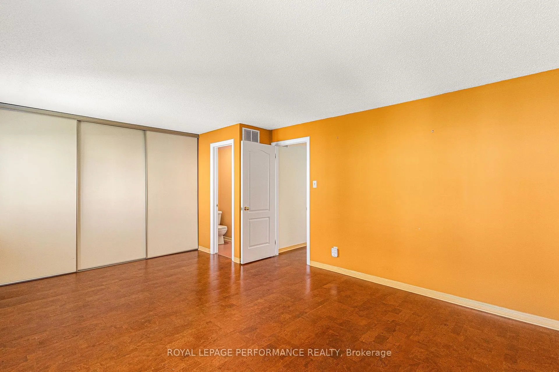 Photo 16 of 2015 Summerfields Crescent, Ottawa, Chapel Hill — HOMEH