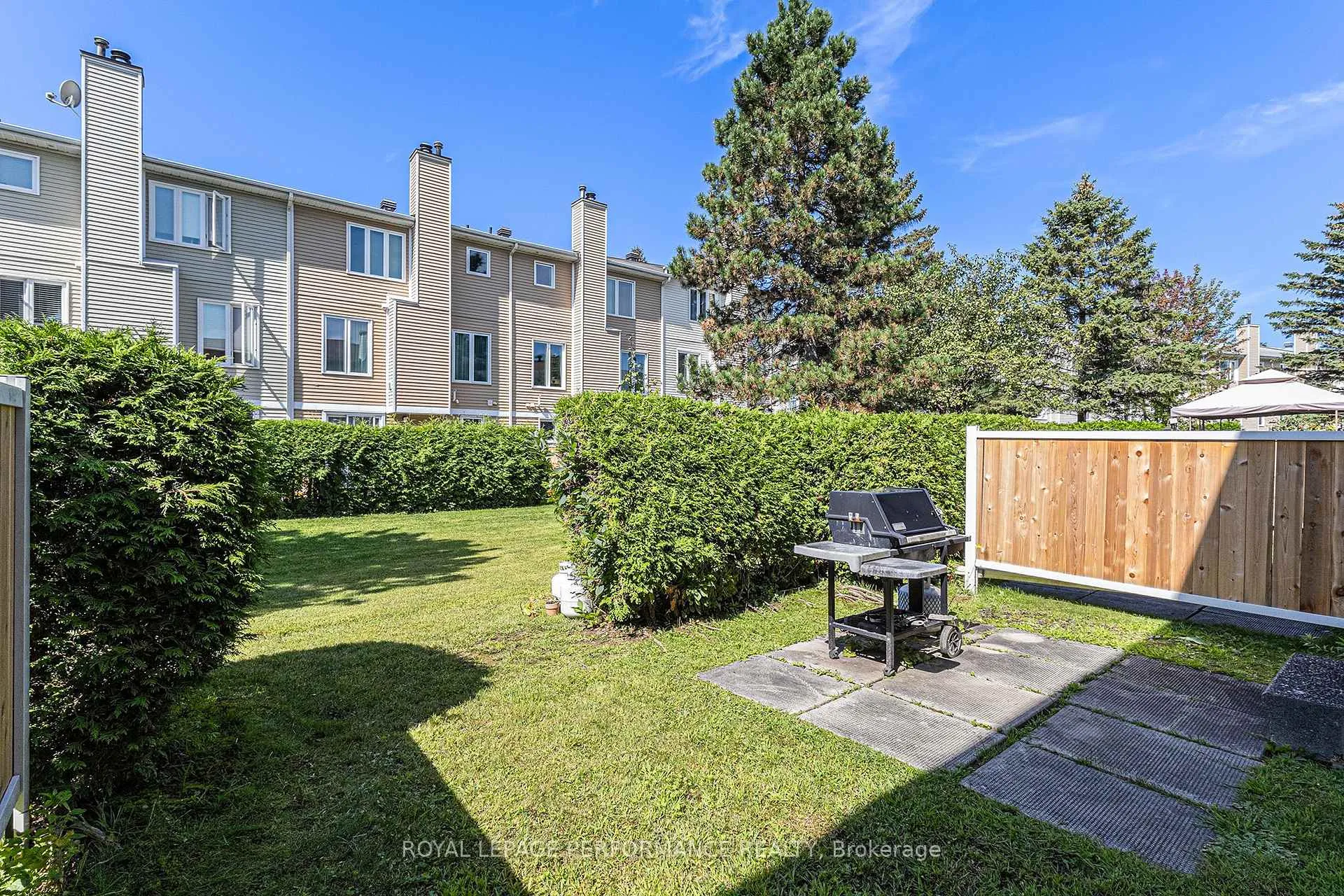 Photo 25 of 2015 Summerfields Crescent, Ottawa, Chapel Hill — HOMEH