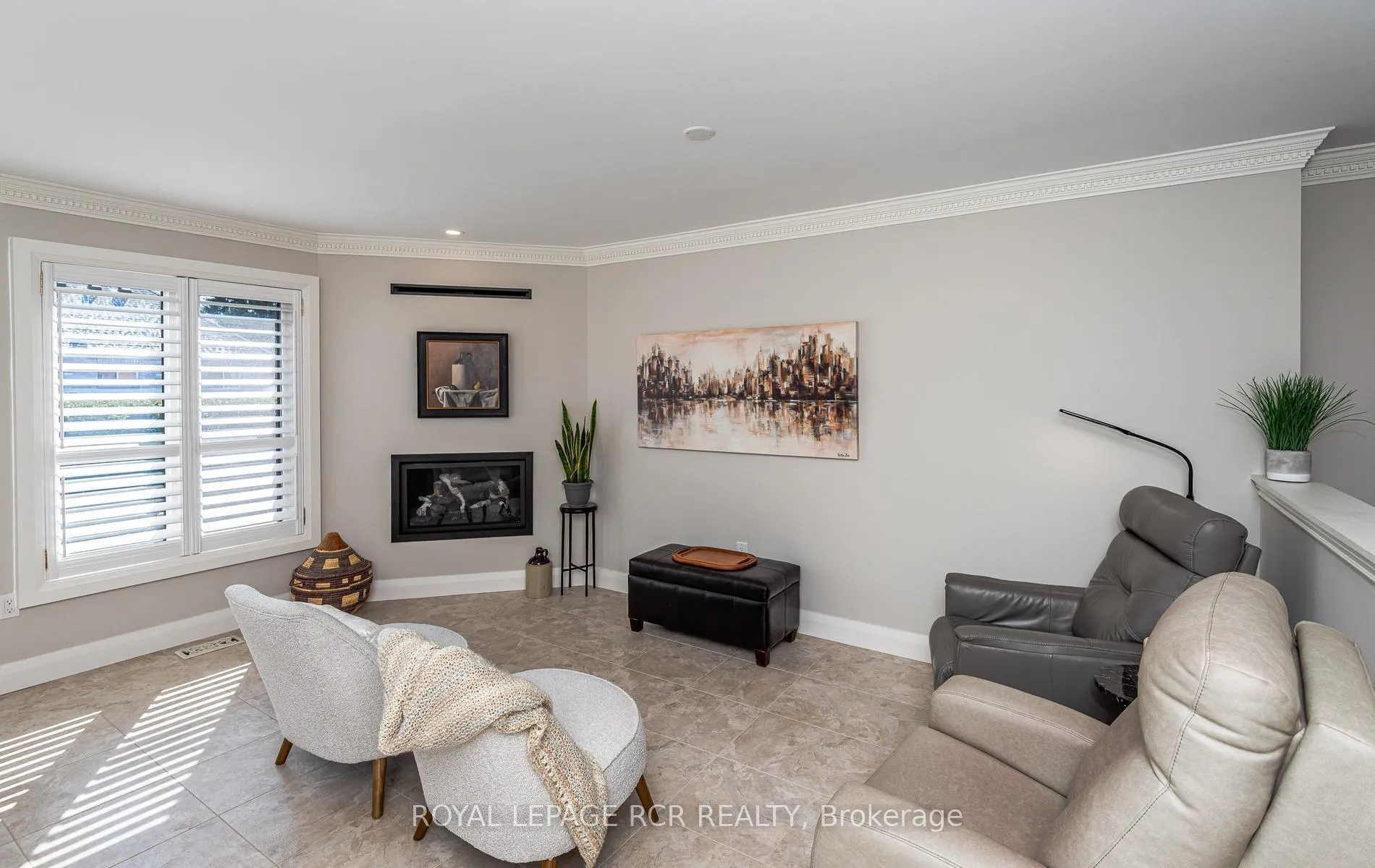 Photo 8 of 42 Allenvale Drive, Aurora, Aurora Highlands — HOMEH