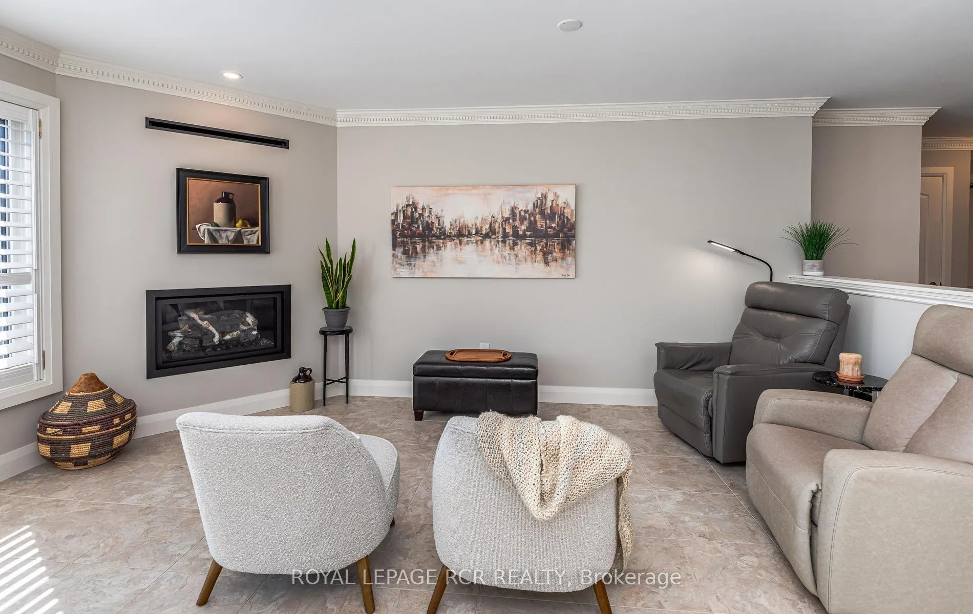 Photo 9 of 42 Allenvale Drive, Aurora, Aurora Highlands — HOMEH
