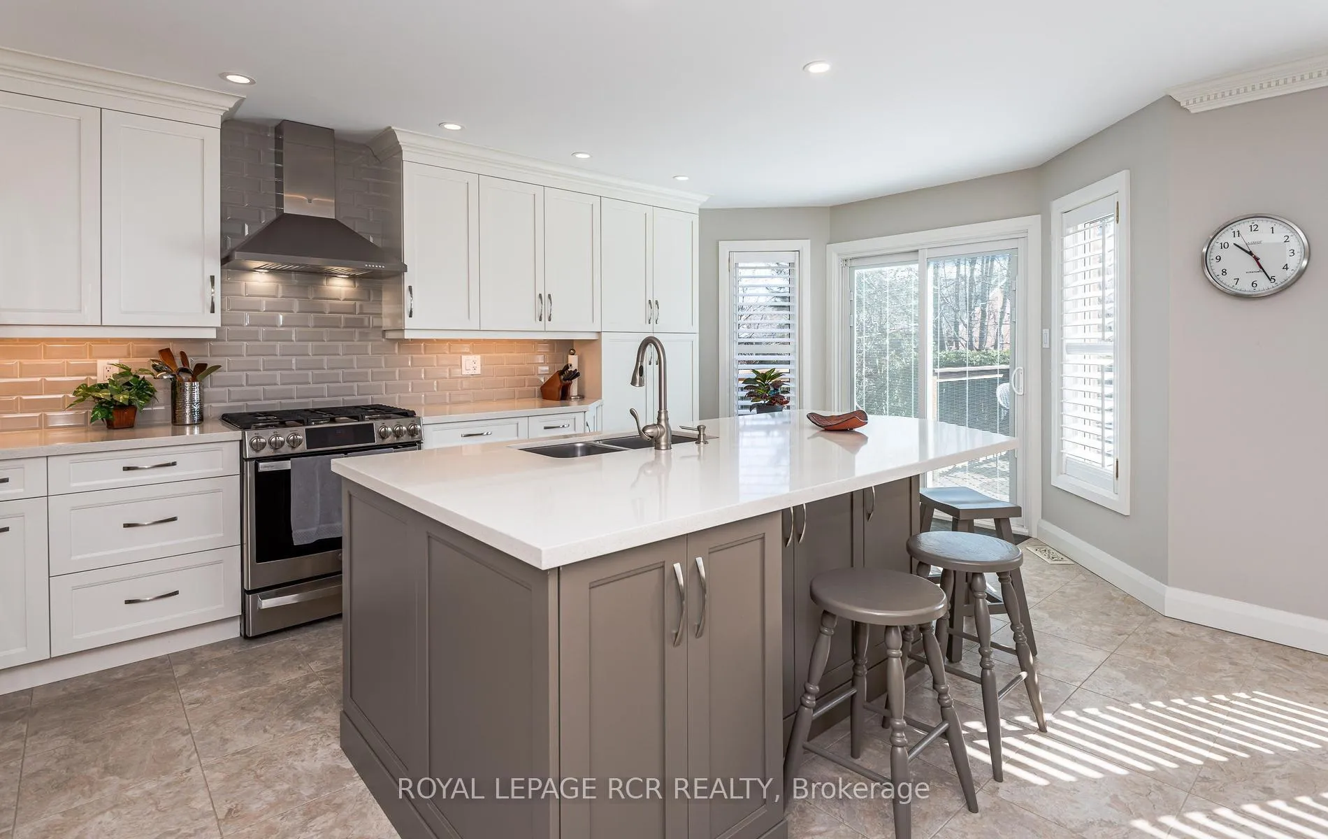 Photo 11 of 42 Allenvale Drive, Aurora, Aurora Highlands — HOMEH