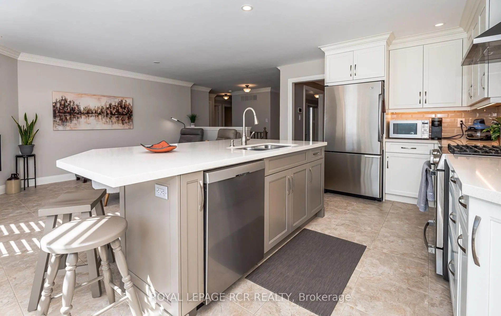 Photo 13 of 42 Allenvale Drive, Aurora, Aurora Highlands — HOMEH