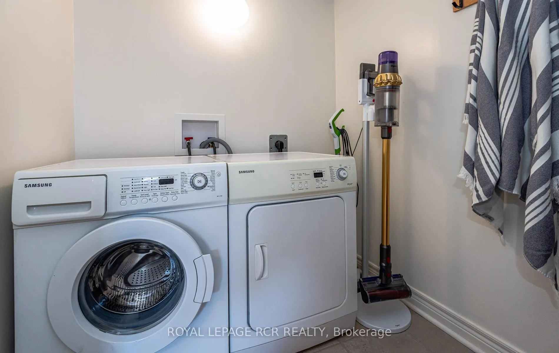 Photo 31 of 42 Allenvale Drive, Aurora, Aurora Highlands — HOMEH