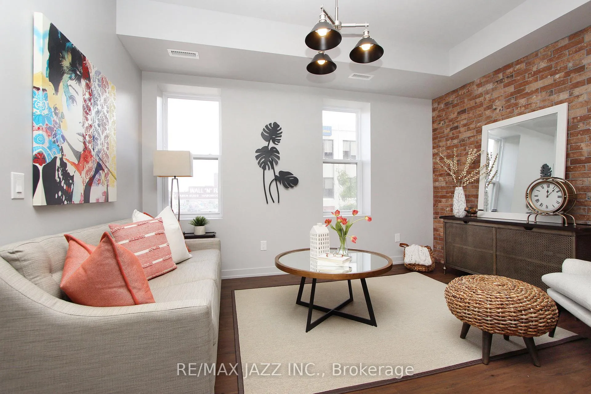 Photo 8 of Unit 201, 14 1/2 King Street E, Oshawa, O'Neill — HOMEH