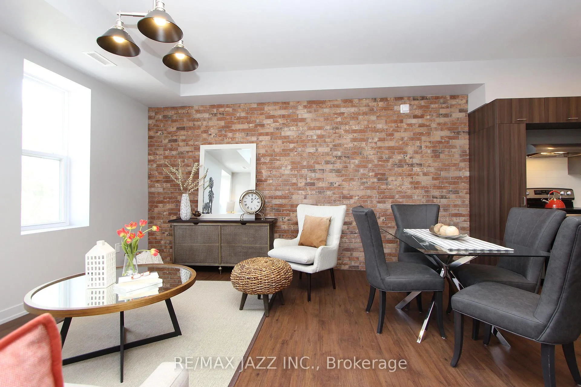Photo 10 of Unit 201, 14 1/2 King Street E, Oshawa, O'Neill — HOMEH