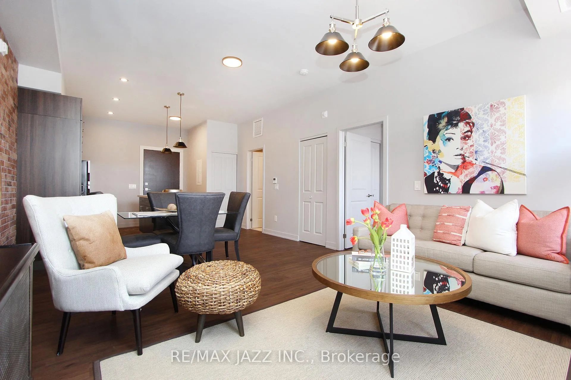 Photo 11 of Unit 201, 14 1/2 King Street E, Oshawa, O'Neill — HOMEH