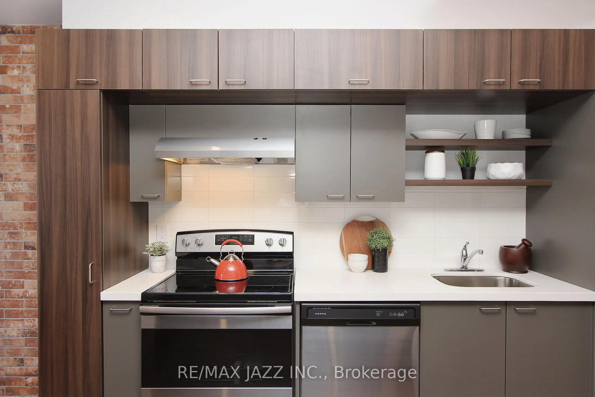 Photo 13 of Unit 201, 14 1/2 King Street E, Oshawa, O'Neill — HOMEH