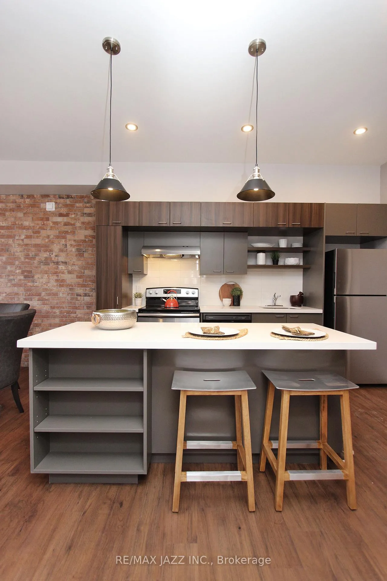 Photo 16 of Unit 201, 14 1/2 King Street E, Oshawa, O'Neill — HOMEH