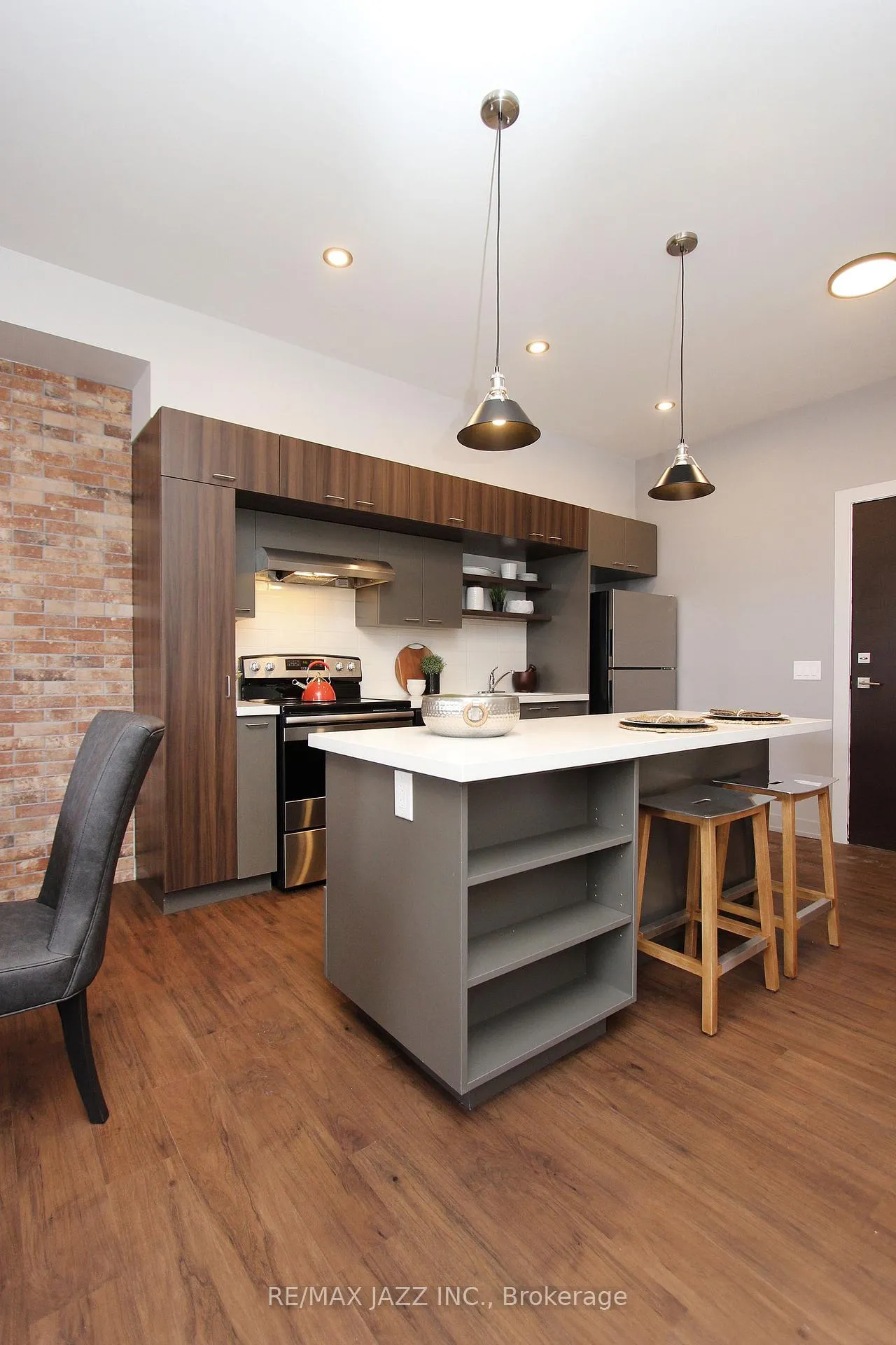 Photo 17 of Unit 201, 14 1/2 King Street E, Oshawa, O'Neill — HOMEH