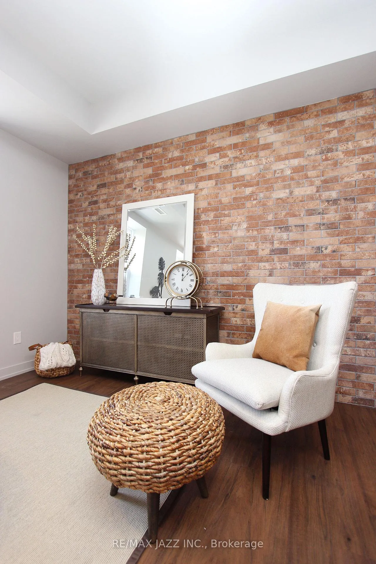 Photo 19 of Unit 201, 14 1/2 King Street E, Oshawa, O'Neill — HOMEH