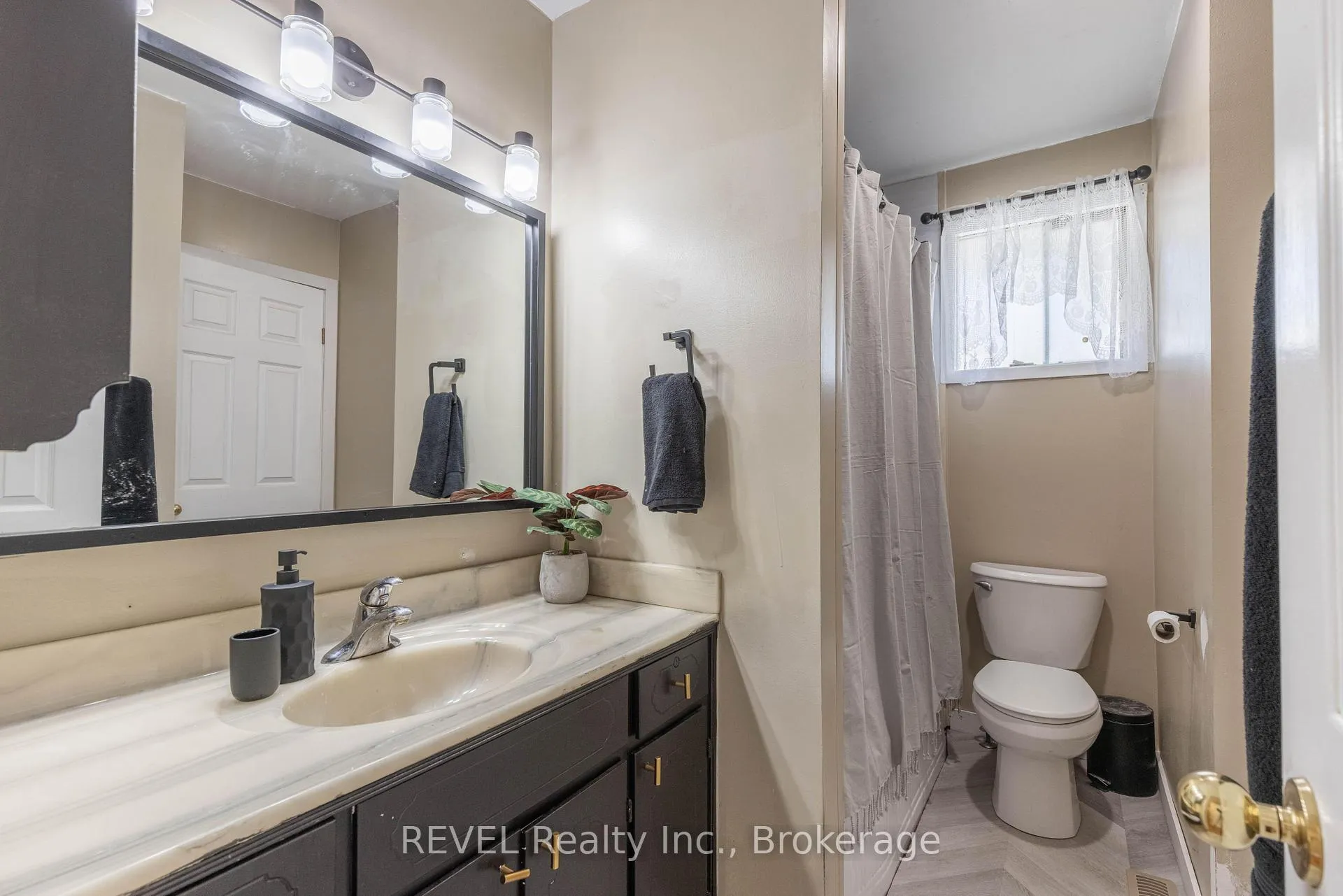 Photo 14 of 4 Elaine Court, St. Catharines, Lakeport — HOMEH