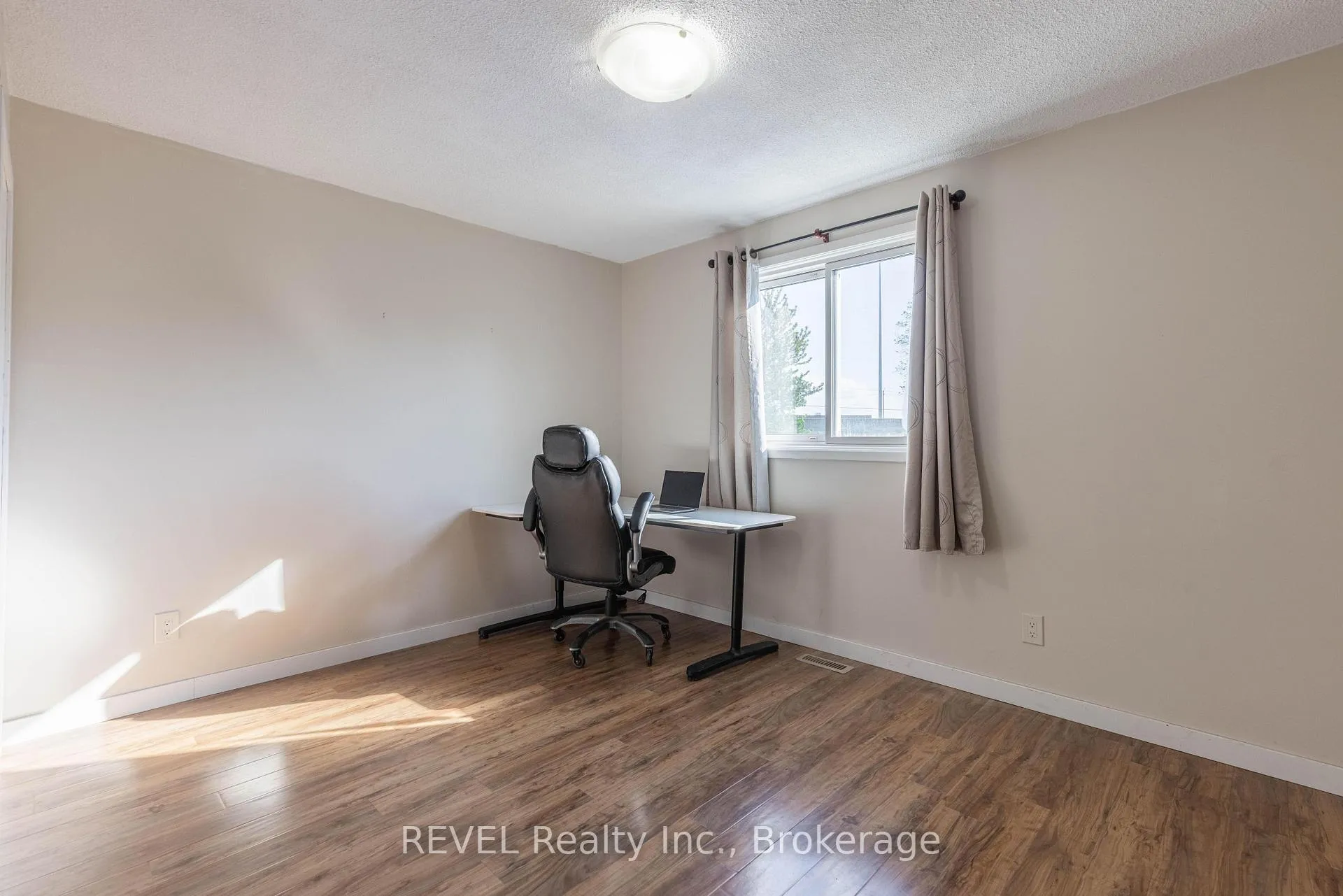 Photo 15 of 4 Elaine Court, St. Catharines, Lakeport — HOMEH