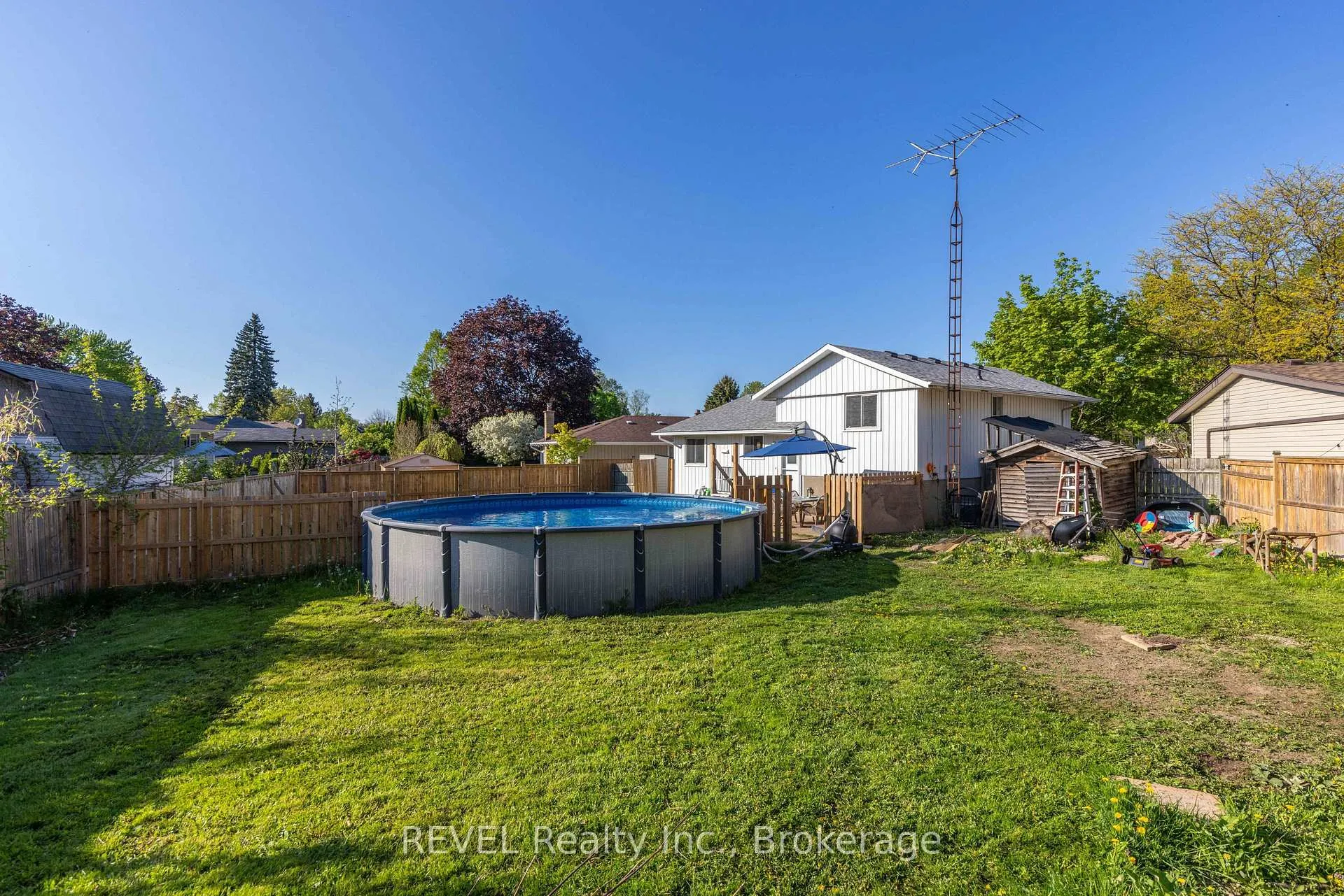 Photo 24 of 4 Elaine Court, St. Catharines, Lakeport — HOMEH