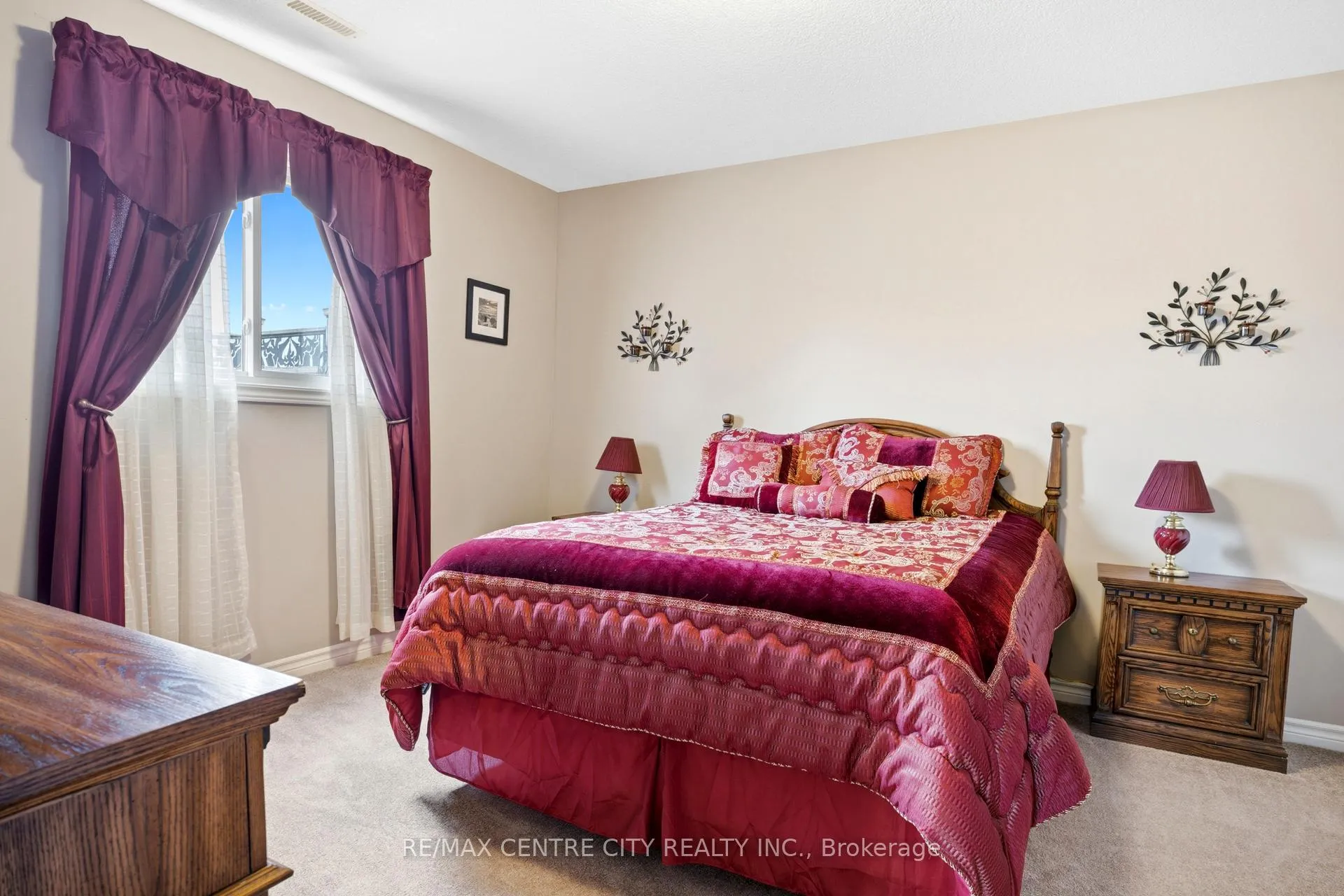 Photo 16 of 20 Chamberlain Court, St. Thomas — HOMEH
