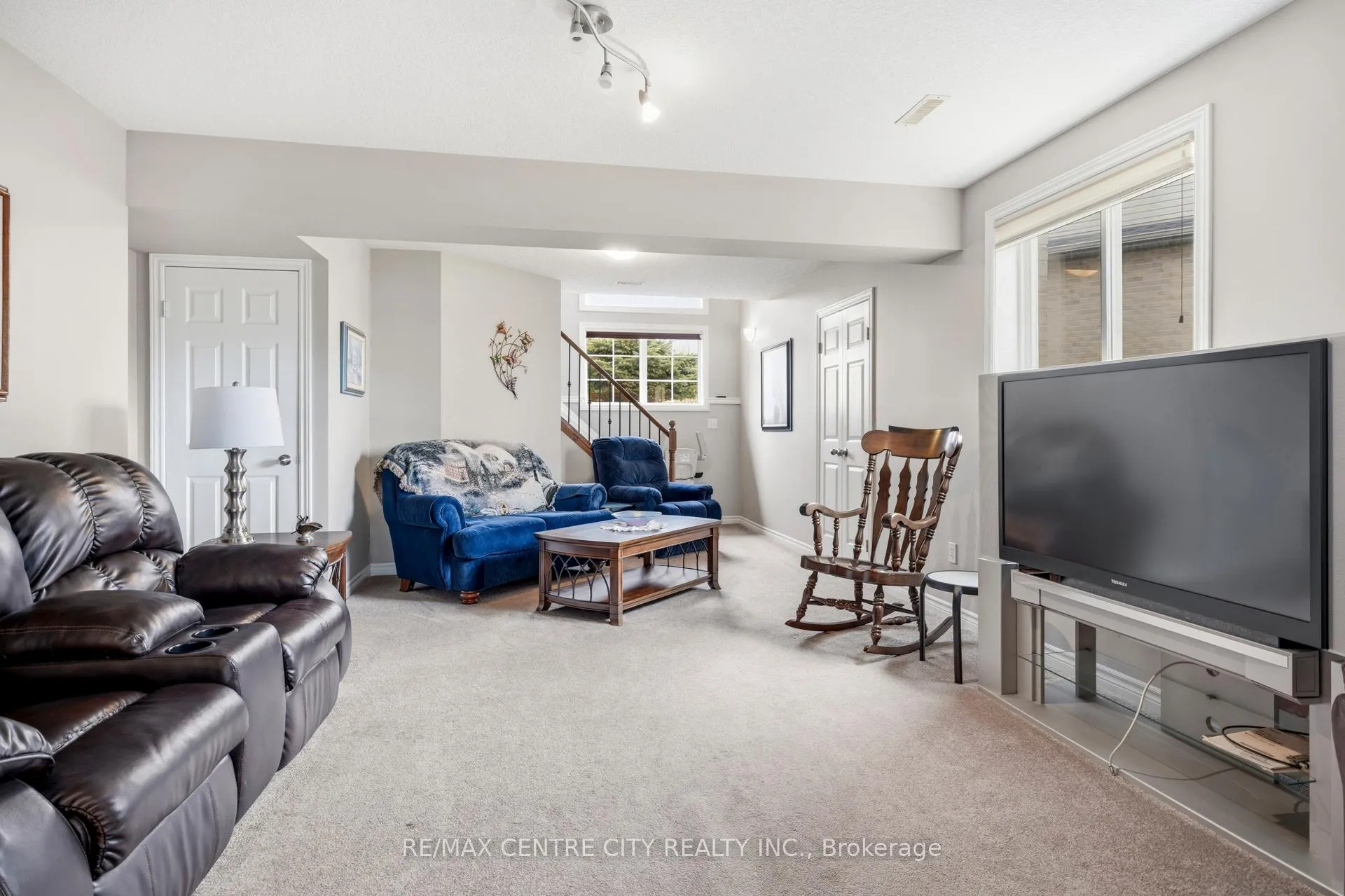 Photo 17 of 20 Chamberlain Court, St. Thomas — HOMEH