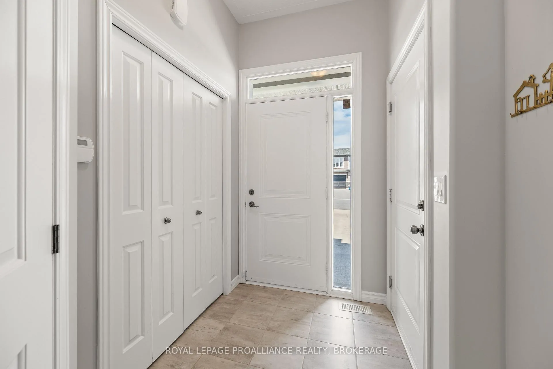 Photo 4 of 1456 Monarch Drive, Kingston, City Northwest — HOMEH