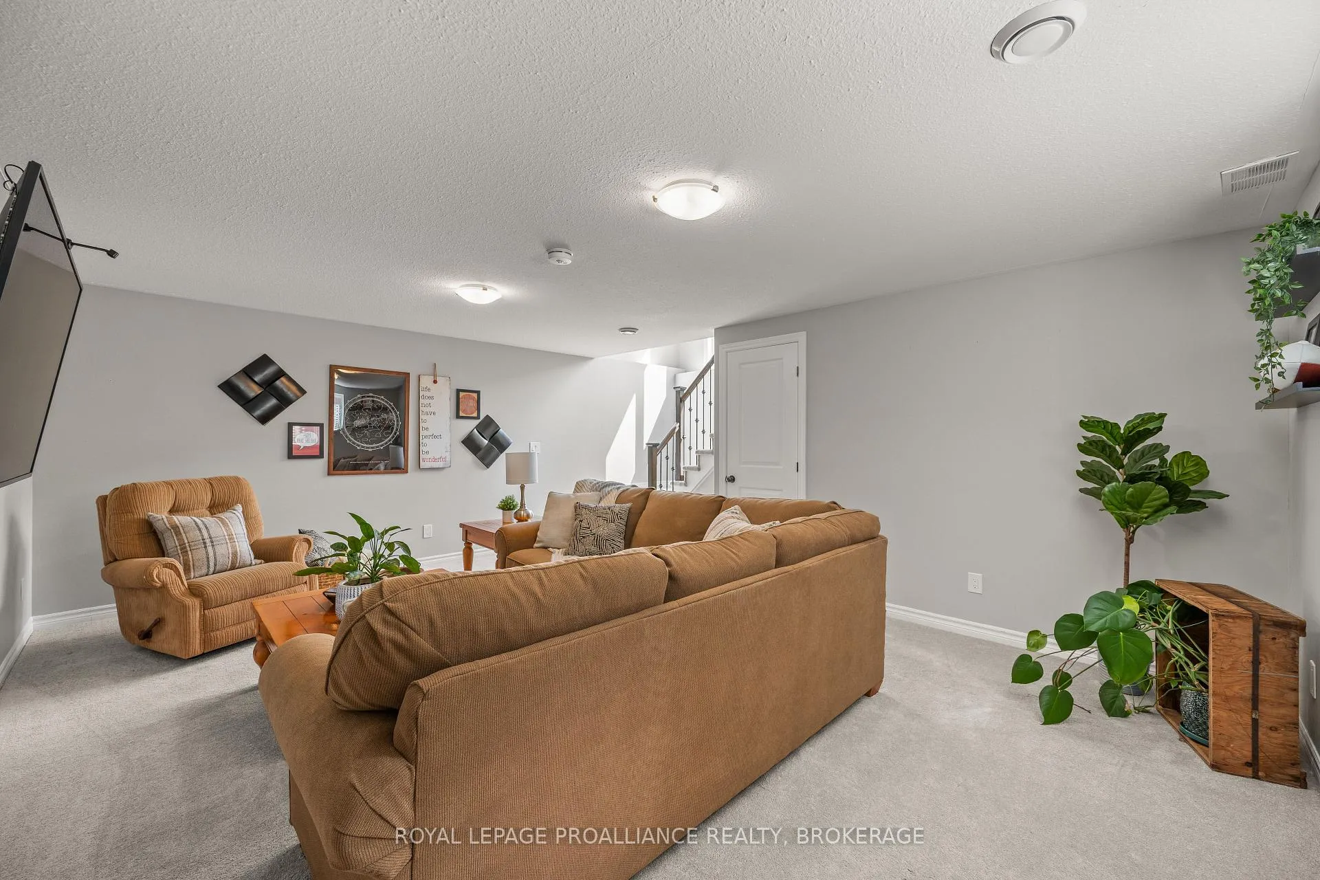 Photo 33 of 1456 Monarch Drive, Kingston, City Northwest — HOMEH
