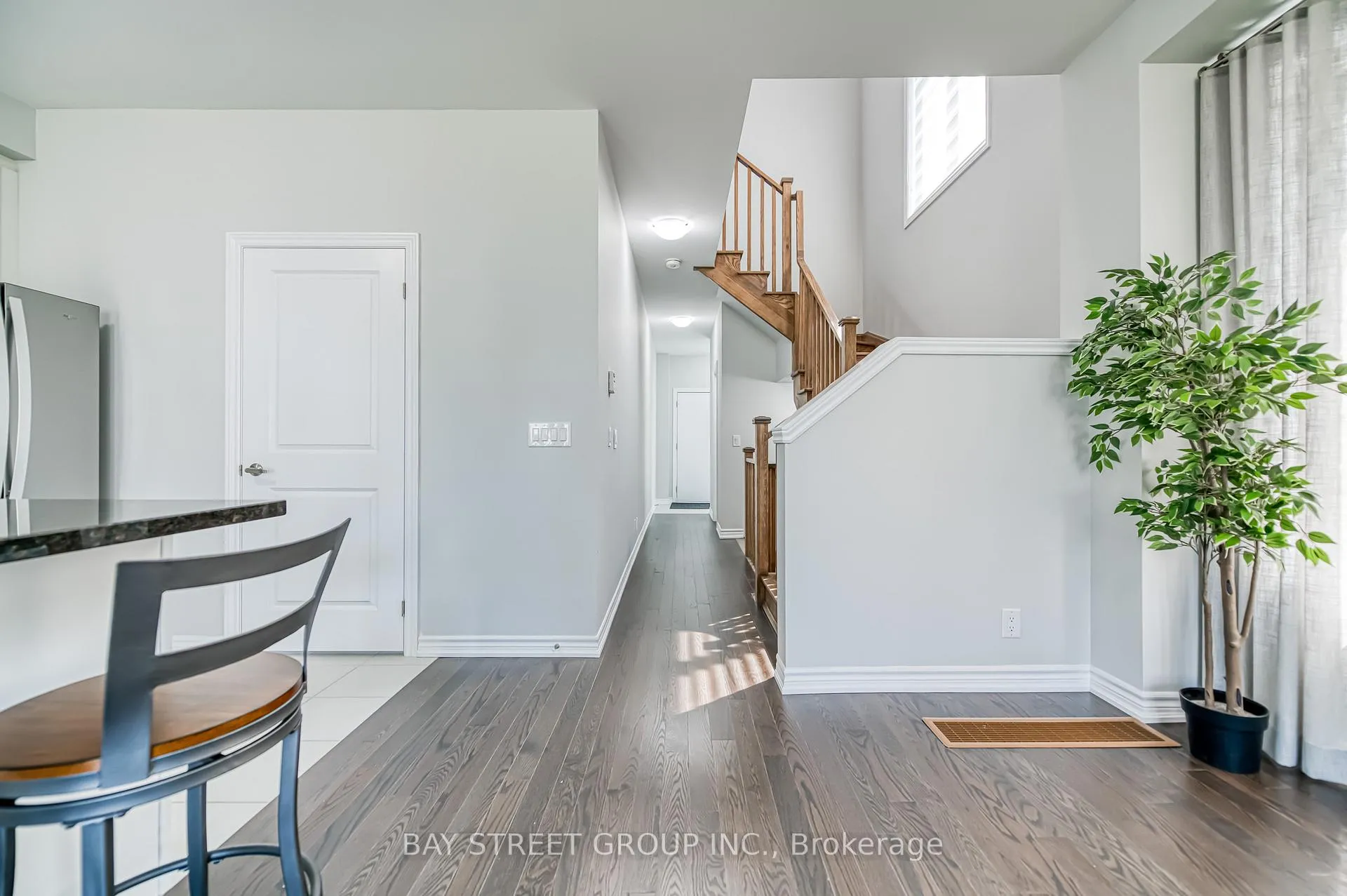 Photo 5 of 32 Jessica Antonella Street, Markham, Angus Glen — HOMEH