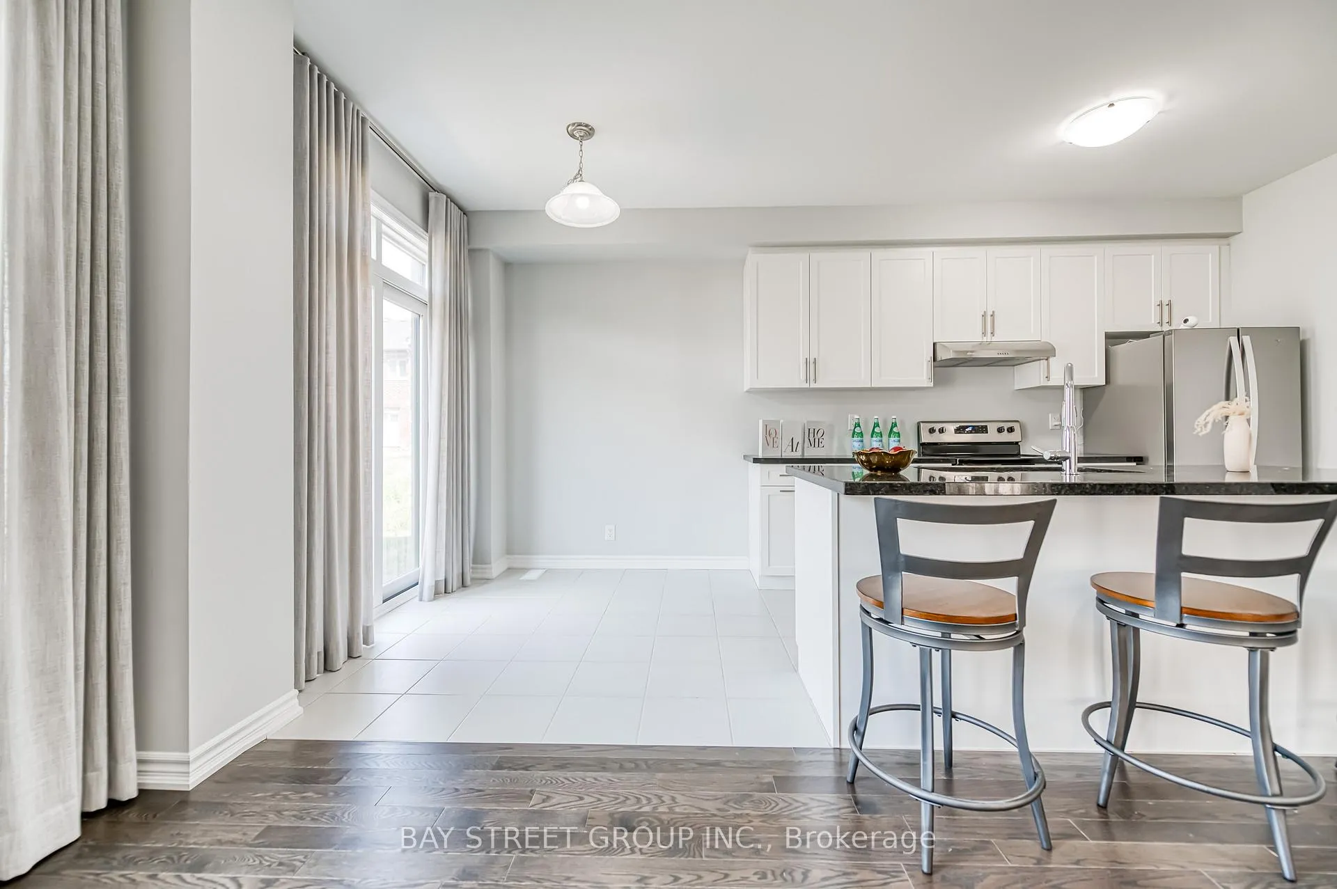 Photo 10 of 32 Jessica Antonella Street, Markham, Angus Glen — HOMEH