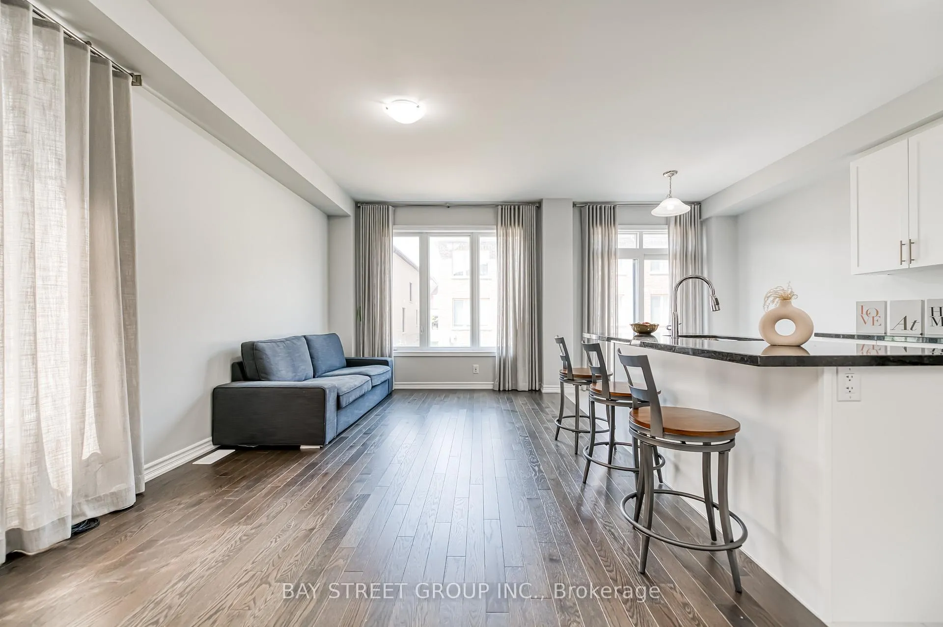 Photo 13 of 32 Jessica Antonella Street, Markham, Angus Glen — HOMEH
