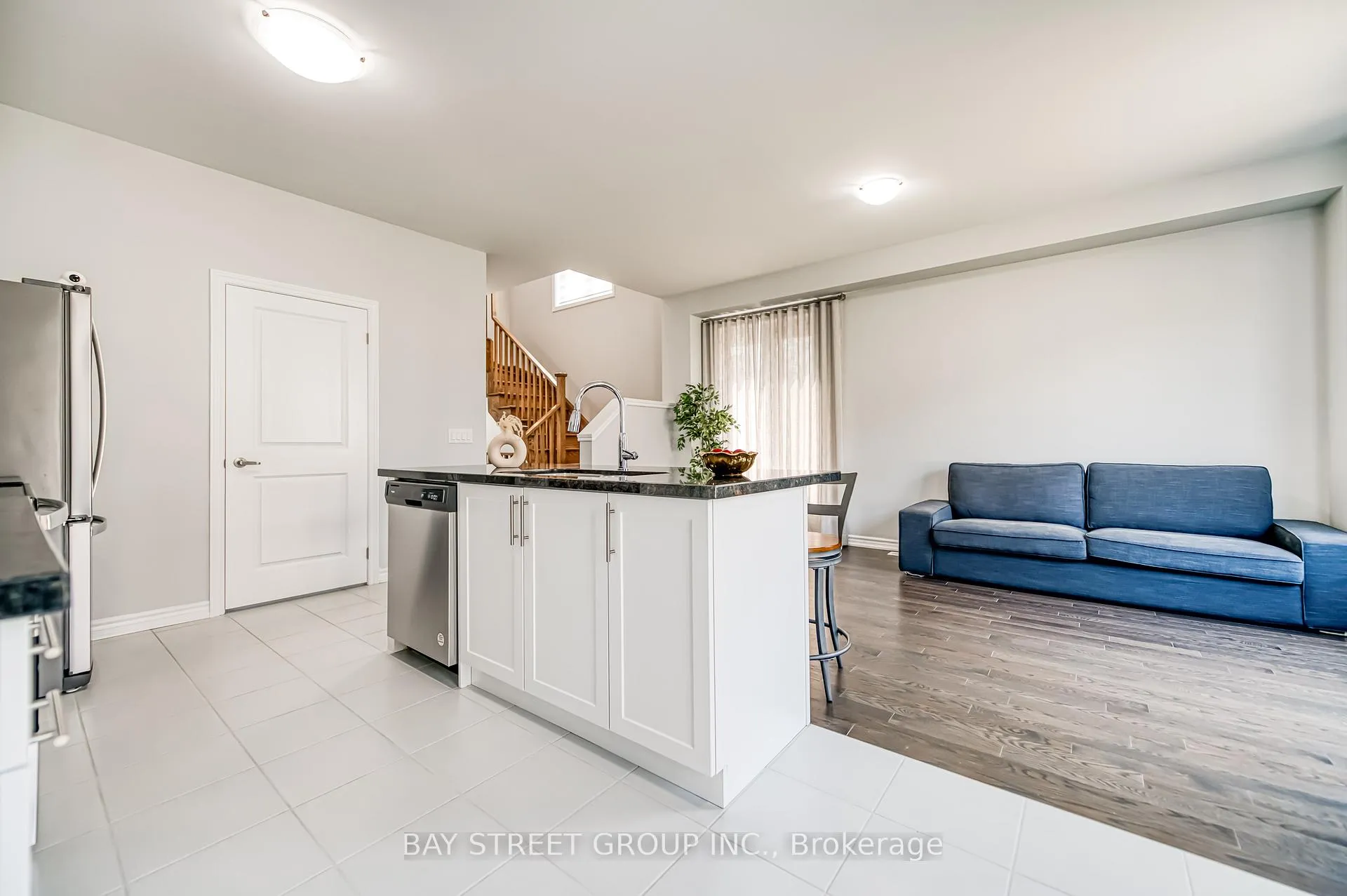 Photo 19 of 32 Jessica Antonella Street, Markham, Angus Glen — HOMEH
