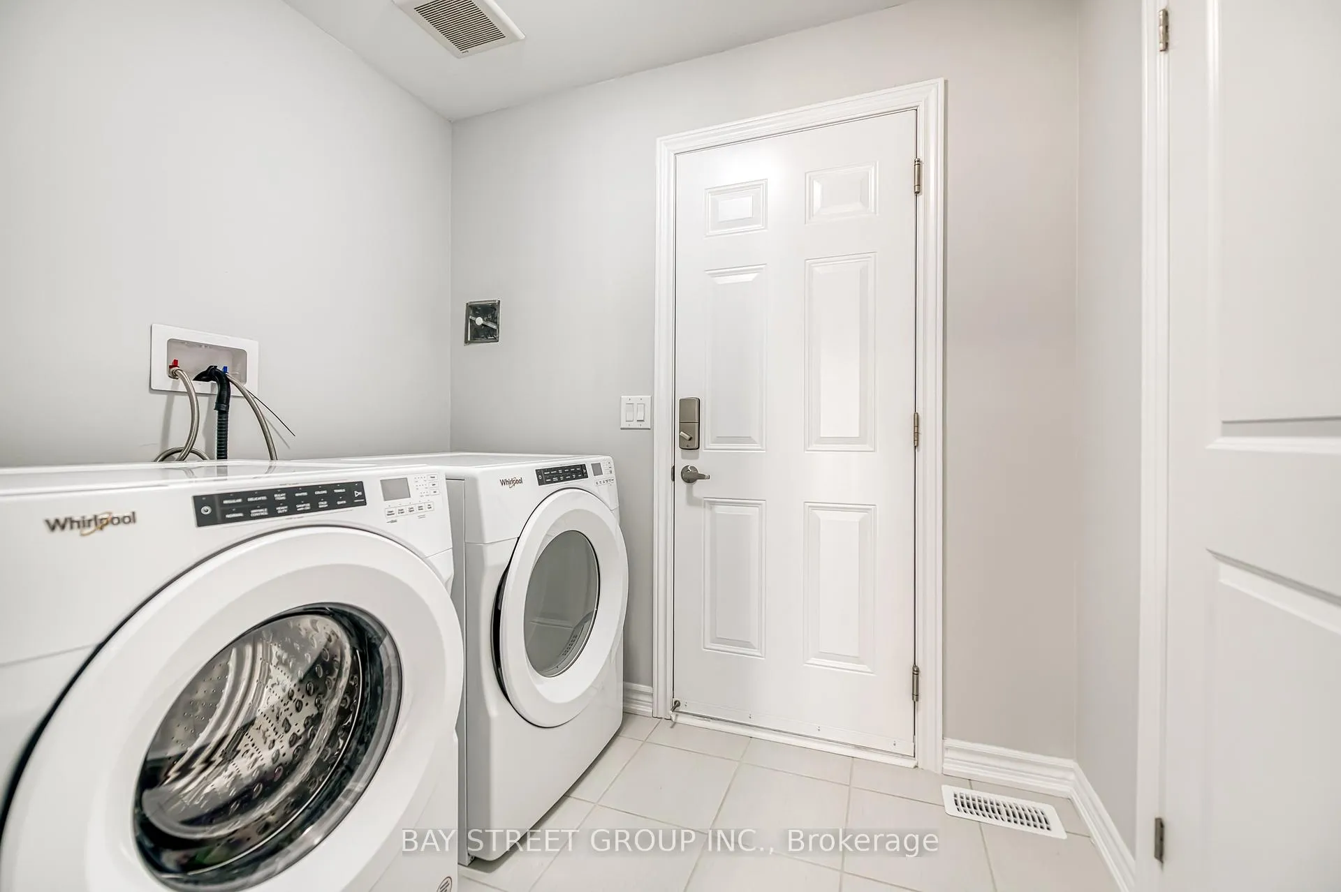 Photo 21 of 32 Jessica Antonella Street, Markham, Angus Glen — HOMEH