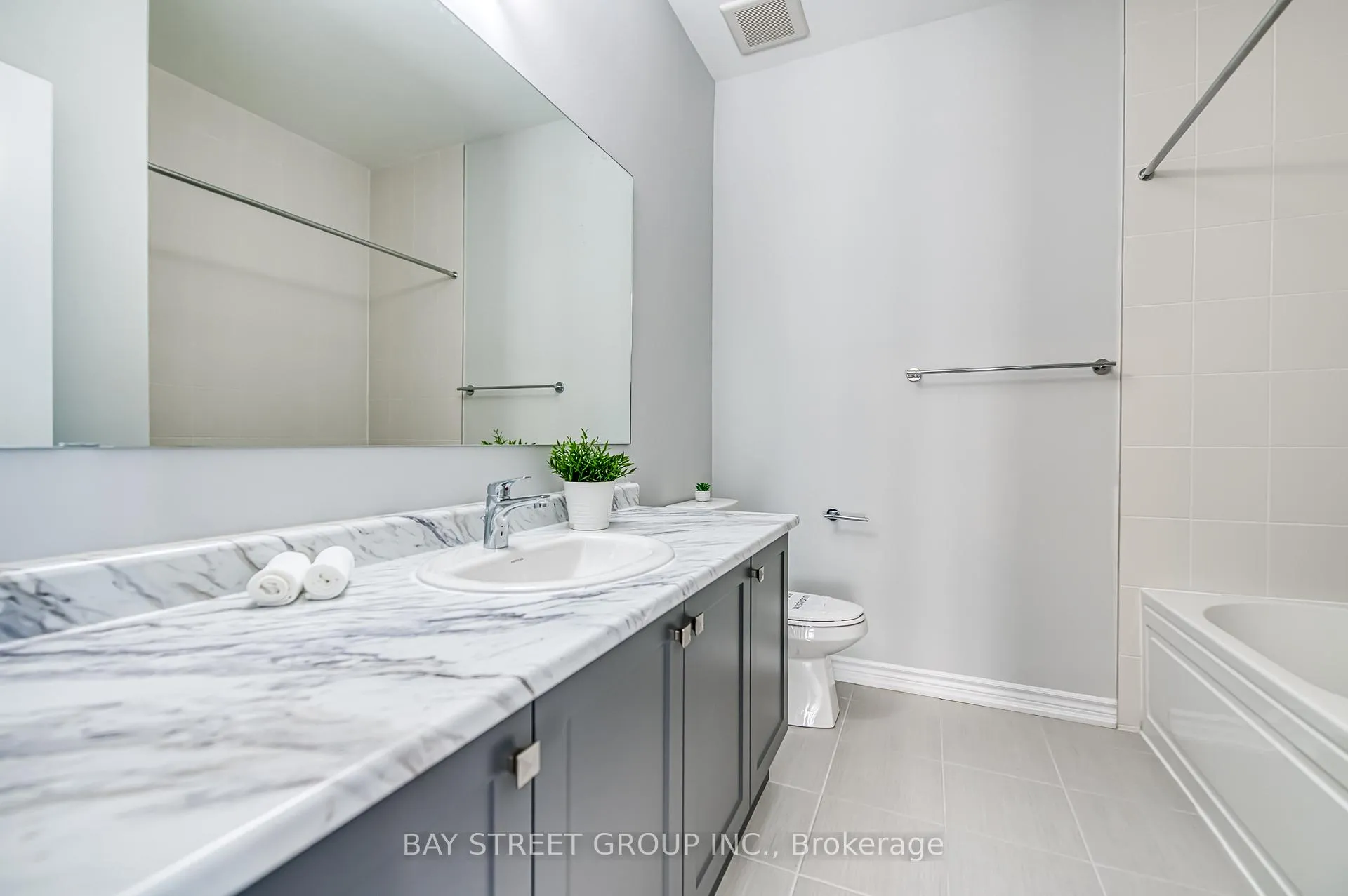 Photo 36 of 32 Jessica Antonella Street, Markham, Angus Glen — HOMEH
