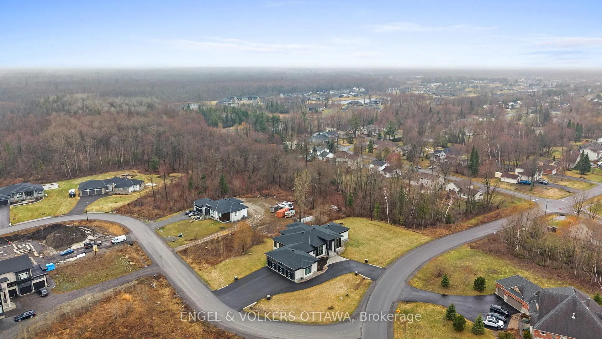Photo 3 of 1600 Nightshade Place, Ottawa, Greely — HOMEH