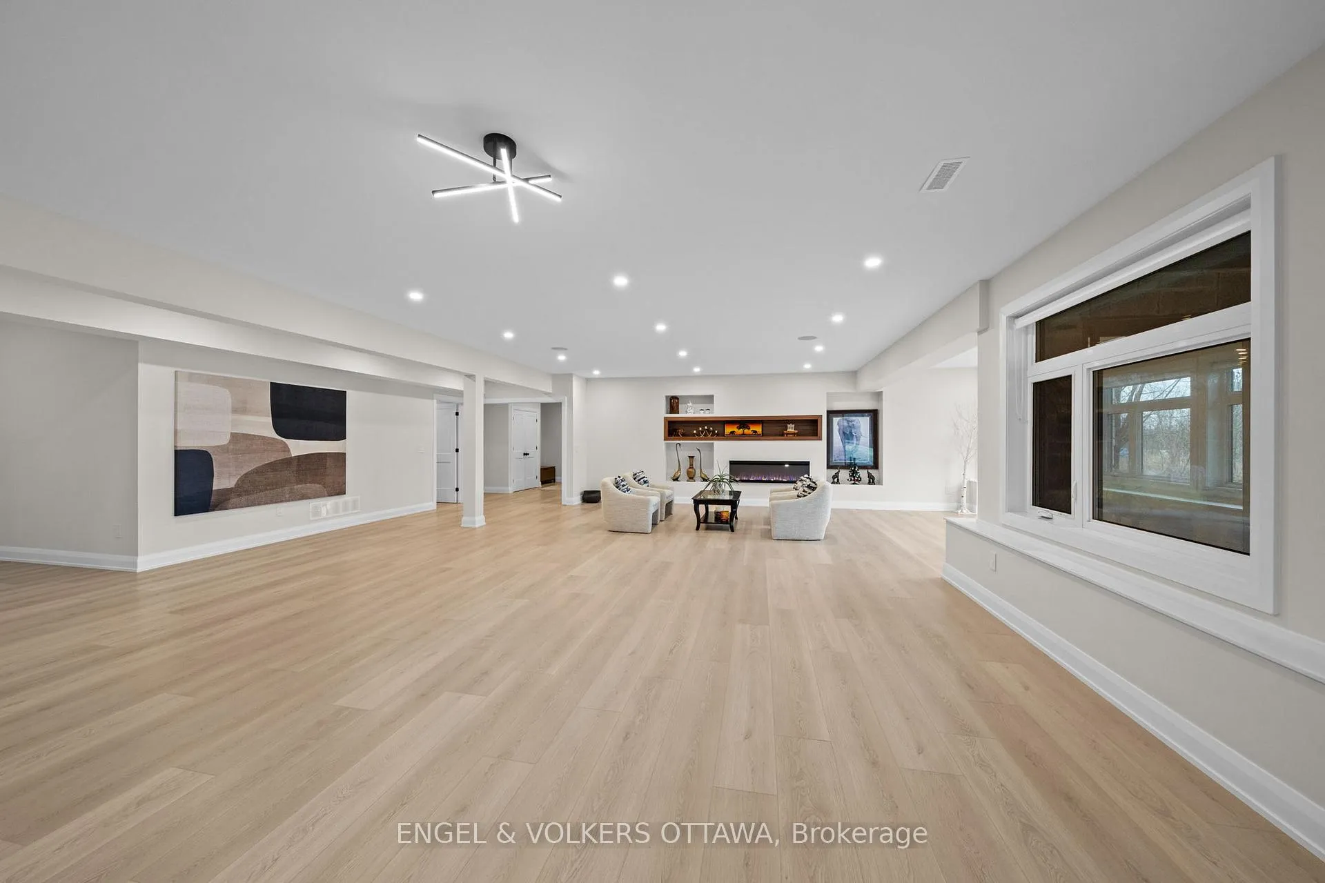 Photo 35 of 1600 Nightshade Place, Ottawa, Greely — HOMEH