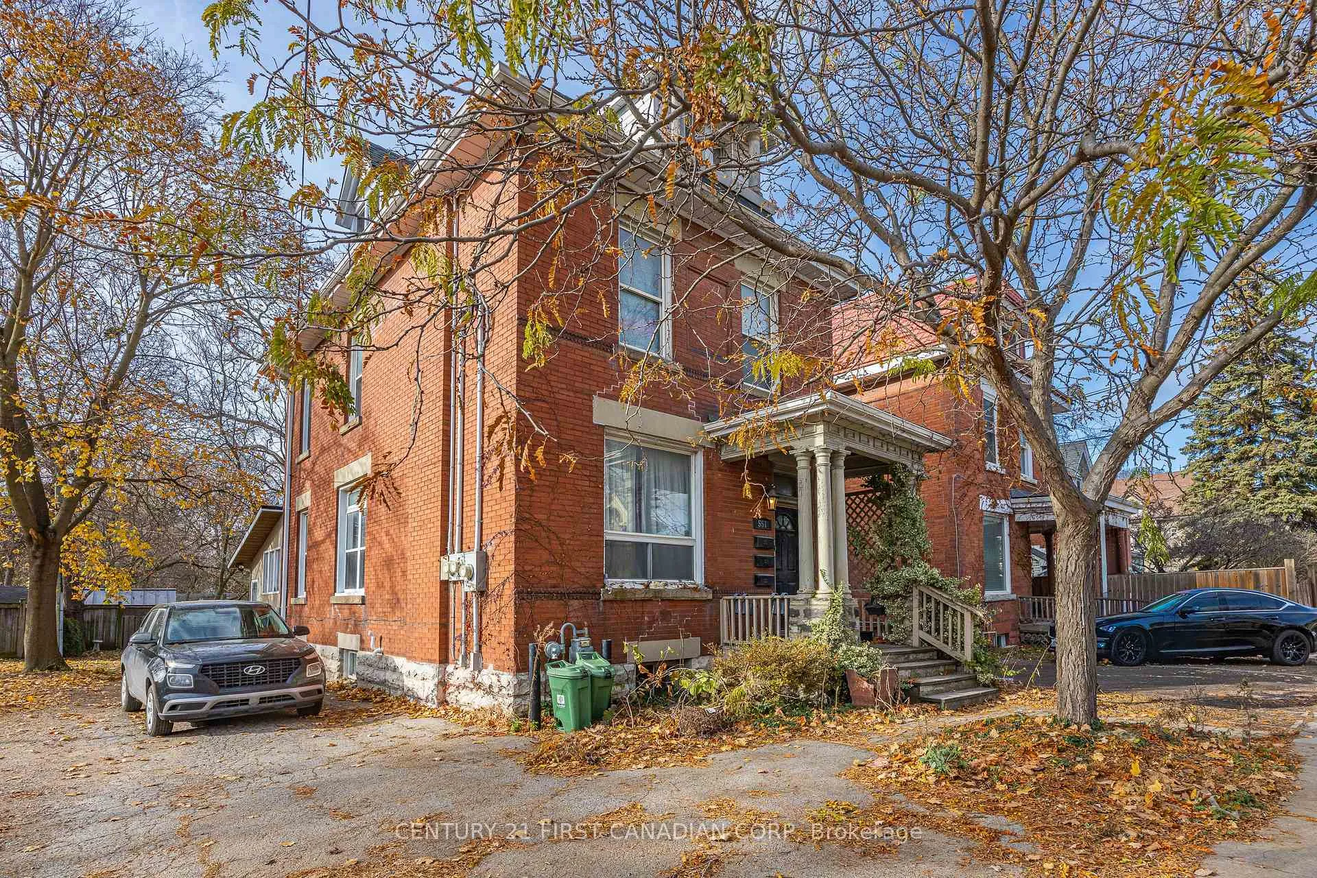 Photo of 551 Adelaide Street N