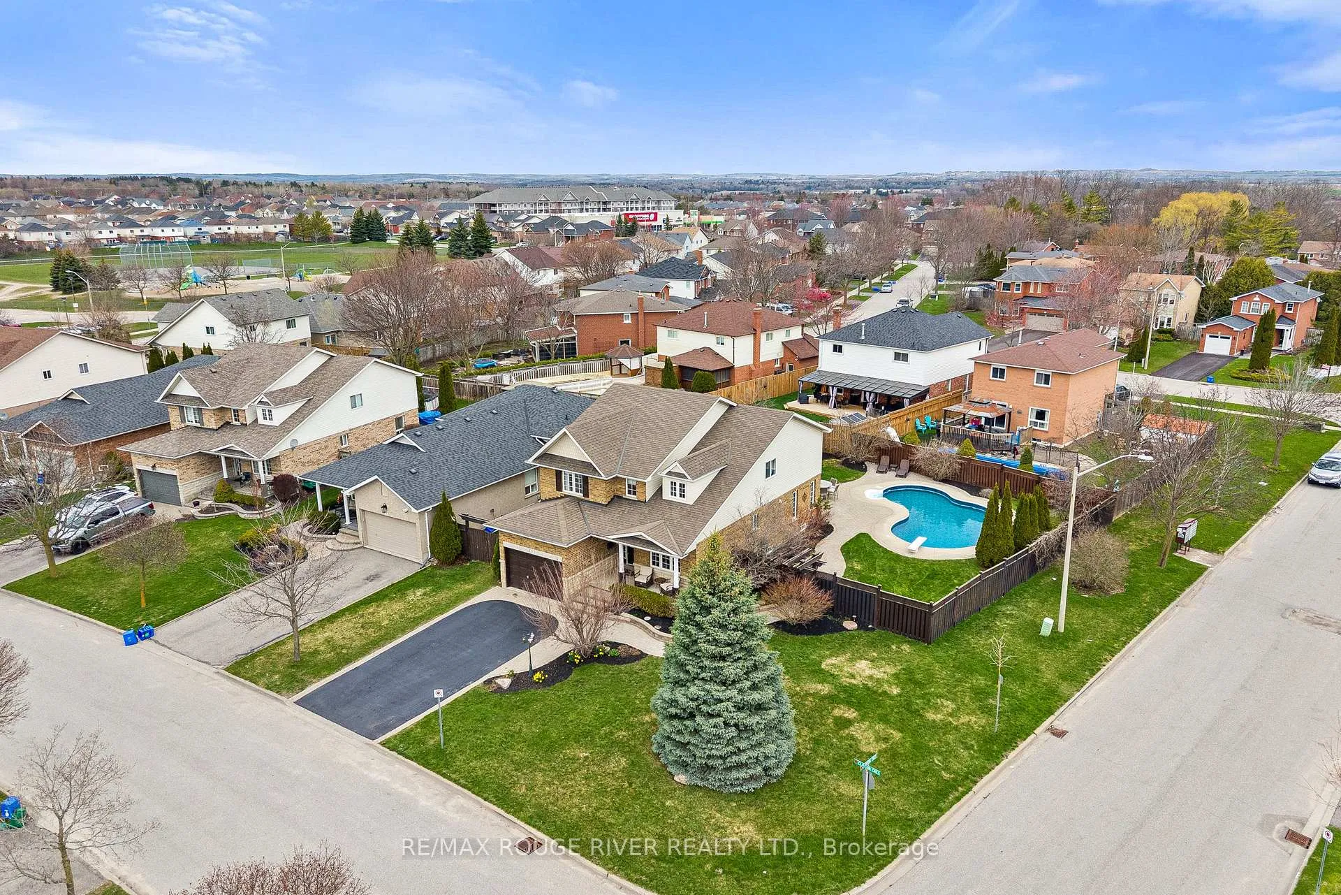 Photo 1 of 9 Clayton Crescent, Clarington, Bowmanville — HOMEH