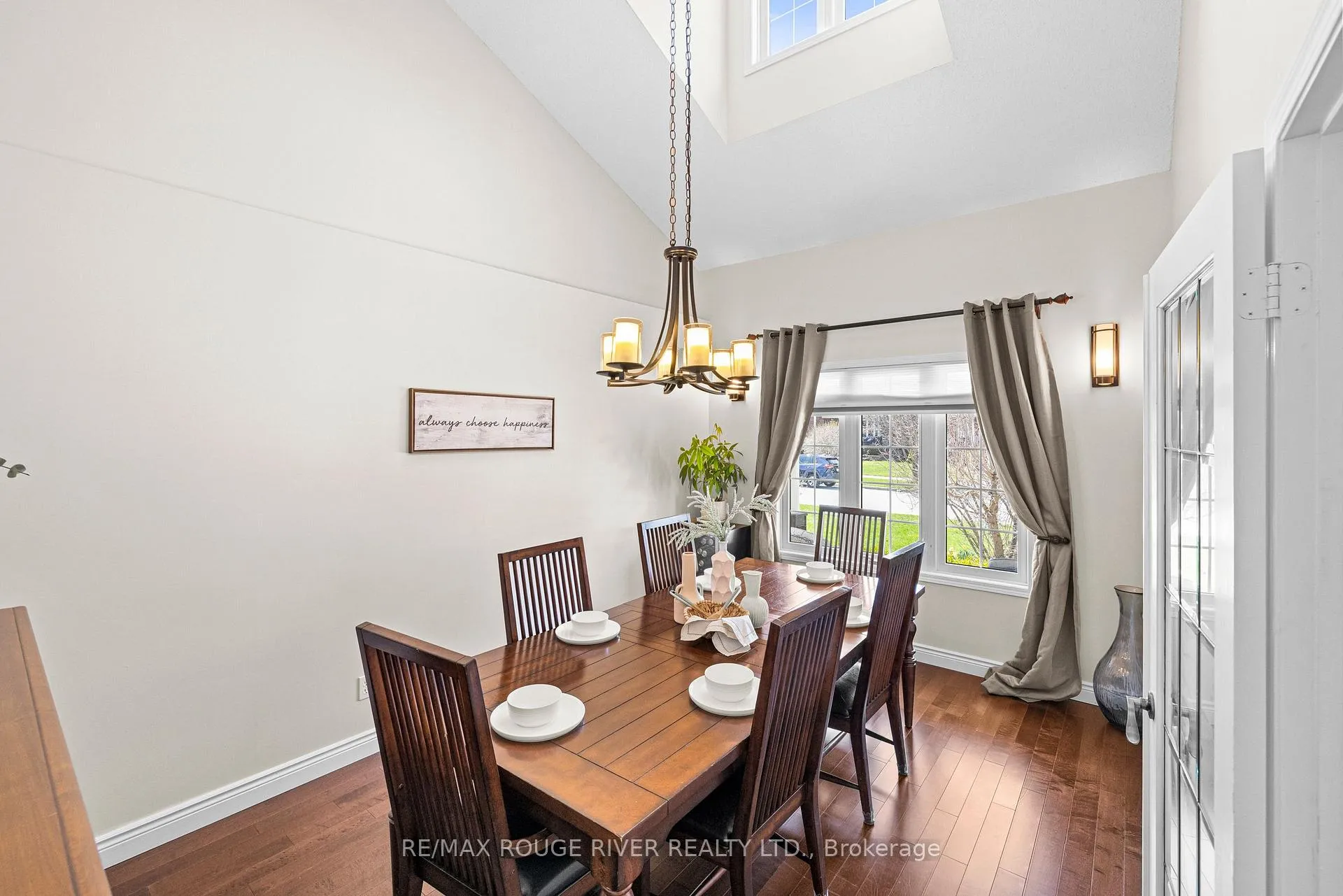 Photo 8 of 9 Clayton Crescent, Clarington, Bowmanville — HOMEH