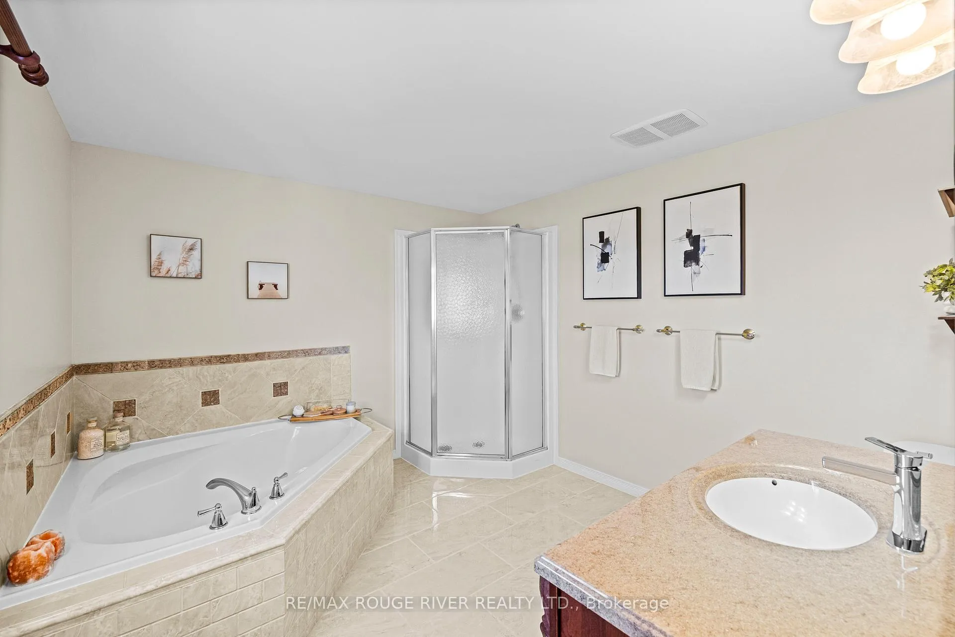 Photo 25 of 9 Clayton Crescent, Clarington, Bowmanville — HOMEH