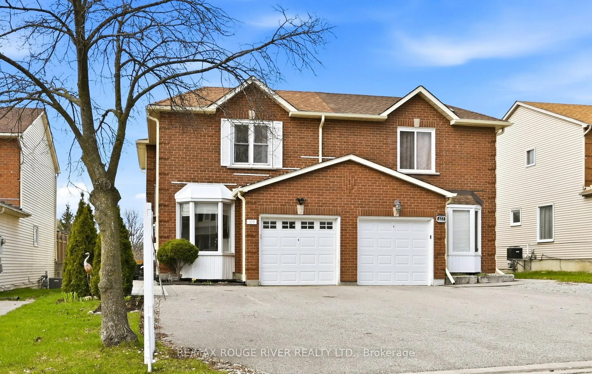 Photo 2 of 579 Cobblehill Drive, Oshawa, Pinecrest — HOMEH