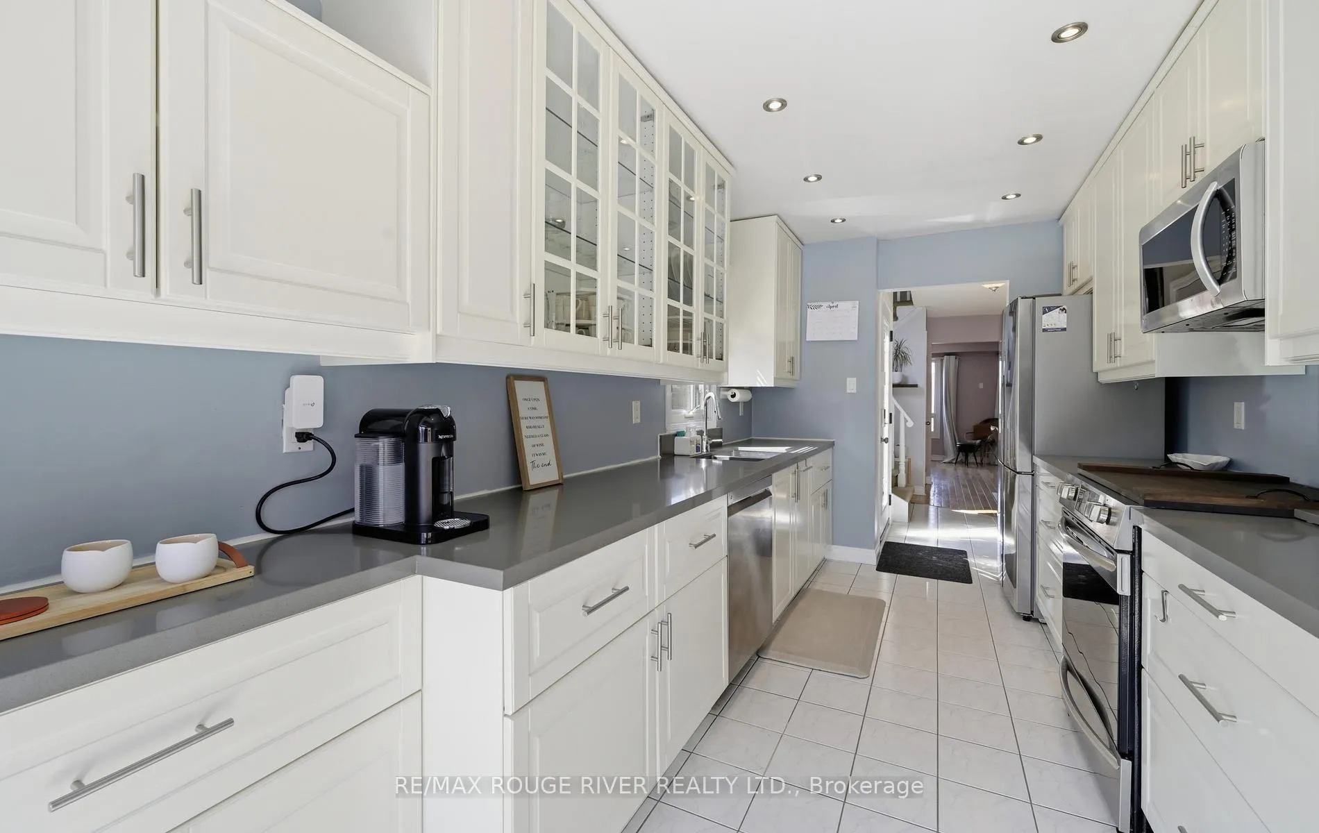 Photo 6 of 579 Cobblehill Drive, Oshawa, Pinecrest — HOMEH