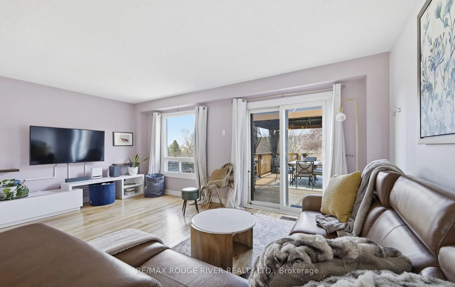 Photo 10 of 579 Cobblehill Drive, Oshawa, Pinecrest — HOMEH