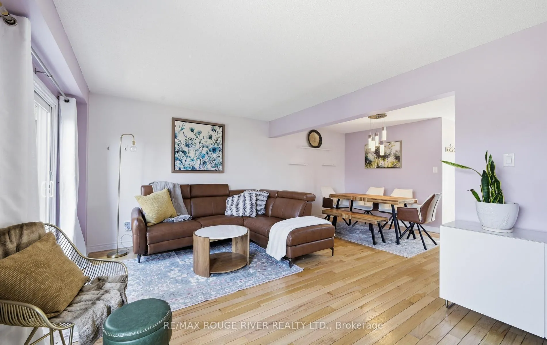 Photo 11 of 579 Cobblehill Drive, Oshawa, Pinecrest — HOMEH
