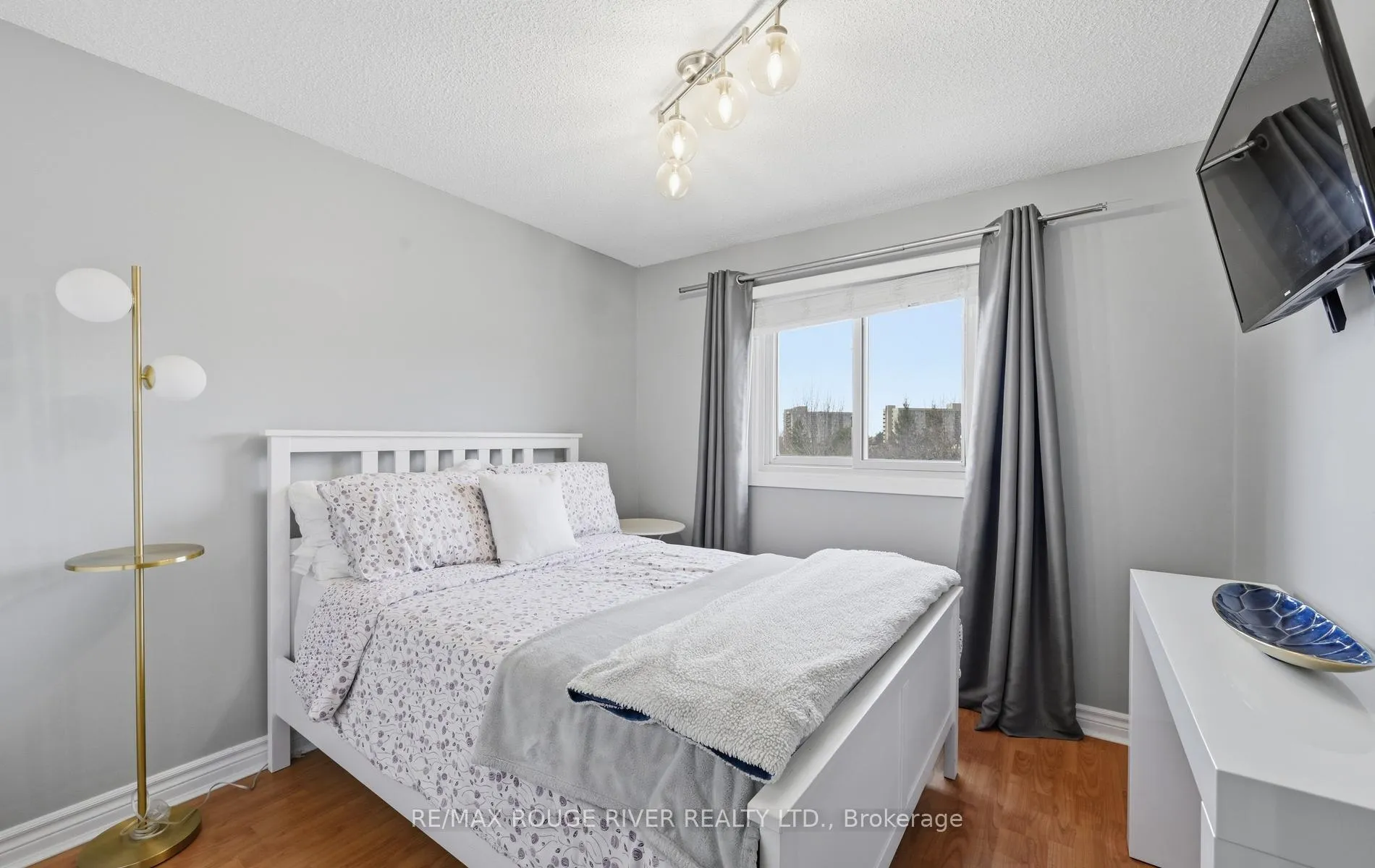 Photo 19 of 579 Cobblehill Drive, Oshawa, Pinecrest — HOMEH