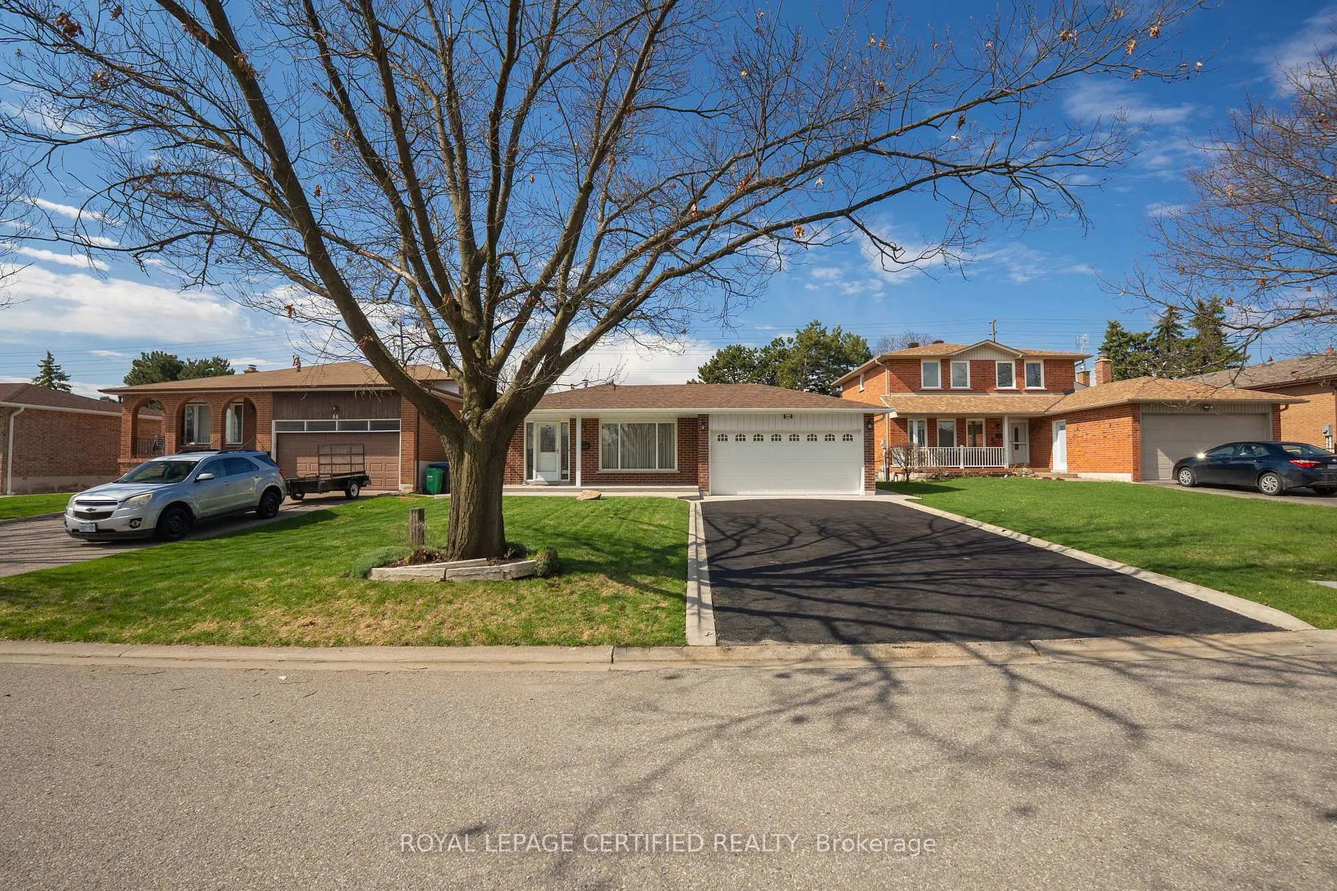 Photo 2 of 64 Malcolm Crescent, Brampton, Central Park — HOMEH