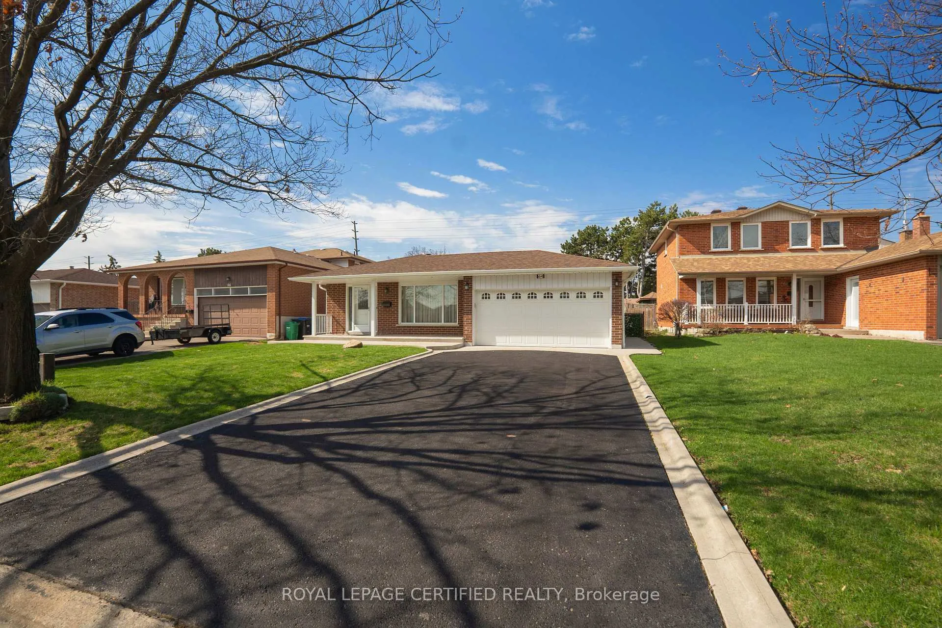 Photo 4 of 64 Malcolm Crescent, Brampton, Central Park — HOMEH