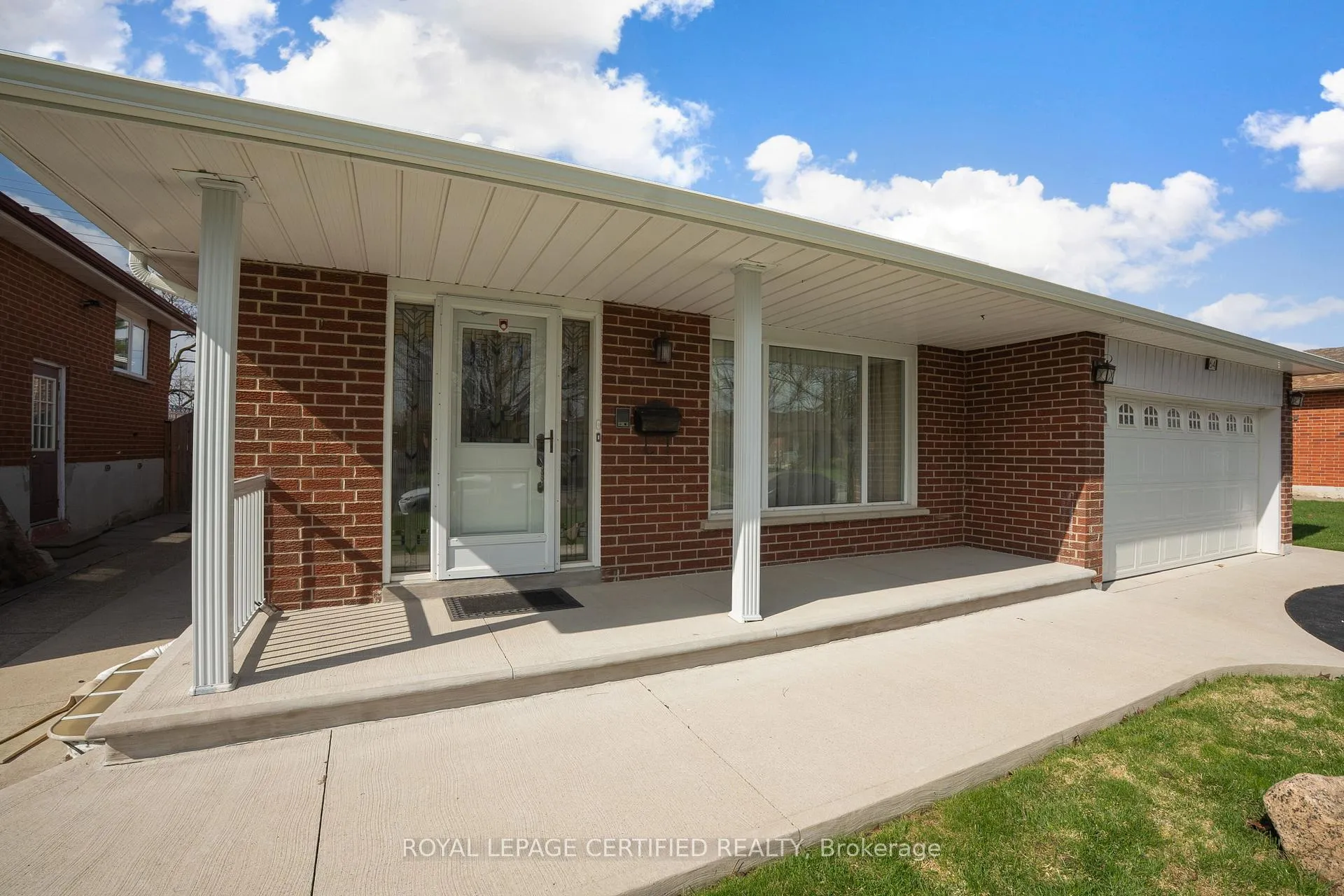 Photo 5 of 64 Malcolm Crescent, Brampton, Central Park — HOMEH