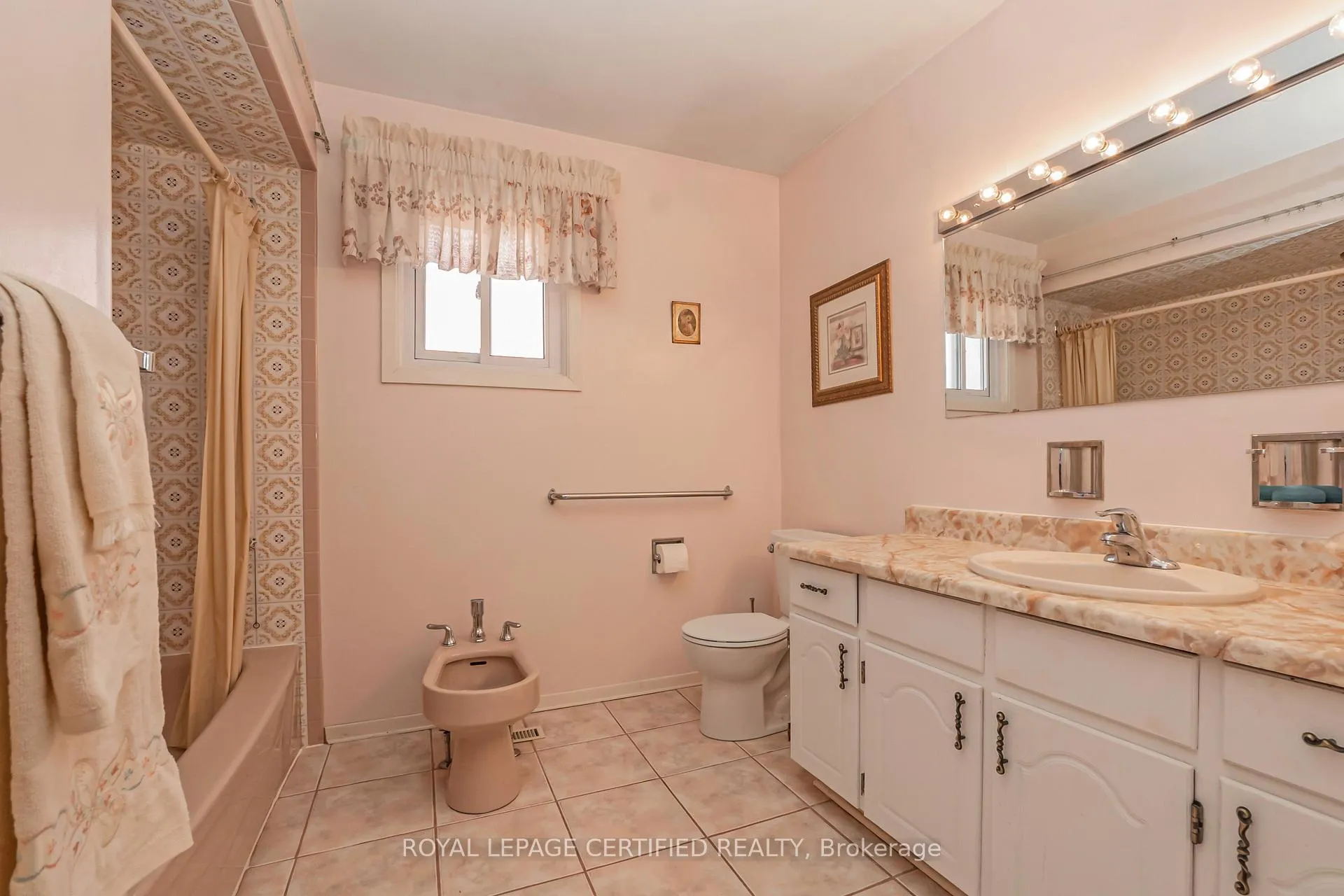 Photo 16 of 64 Malcolm Crescent, Brampton, Central Park — HOMEH
