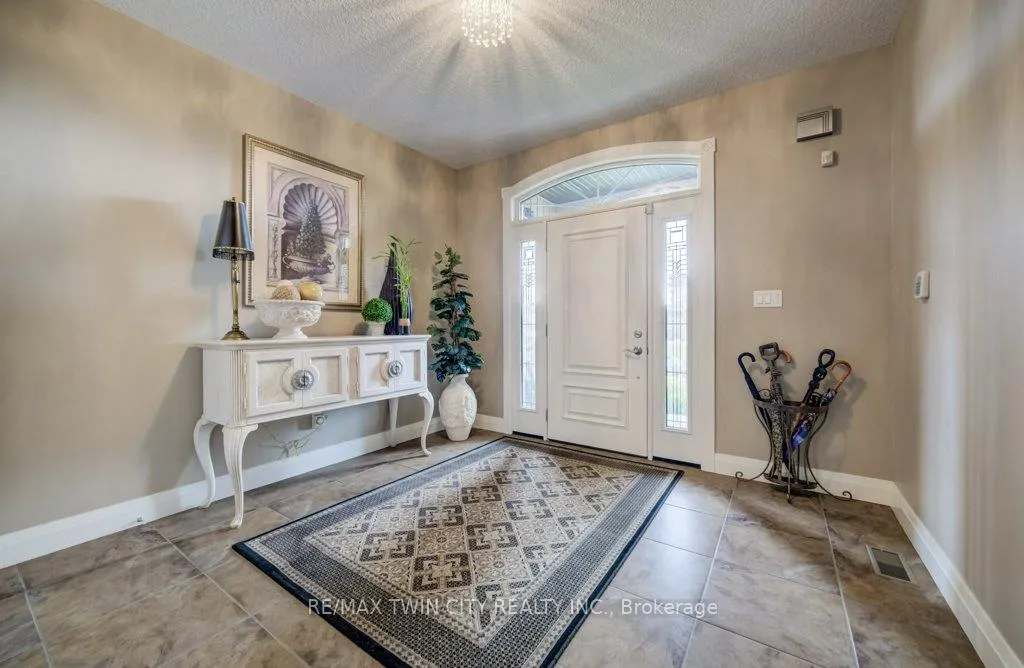 Photo 5 of 92 Kropf Drive, Wilmot — HOMEH