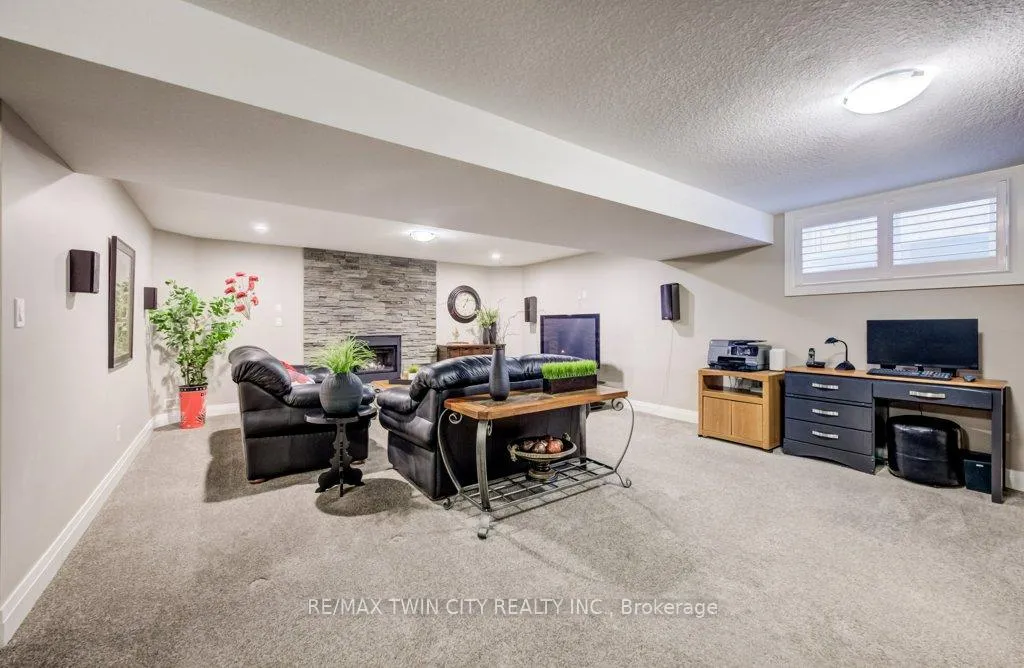 Photo 39 of 92 Kropf Drive, Wilmot — HOMEH